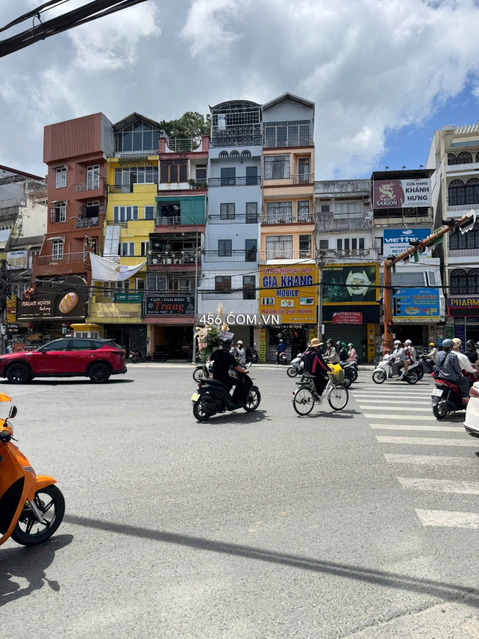 Cho thuê nhà mặt tiền đường 3 tháng 2 Đà Lạt...