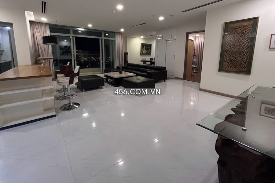 3 Bedrooms Vinhomes Central Park Apartment...