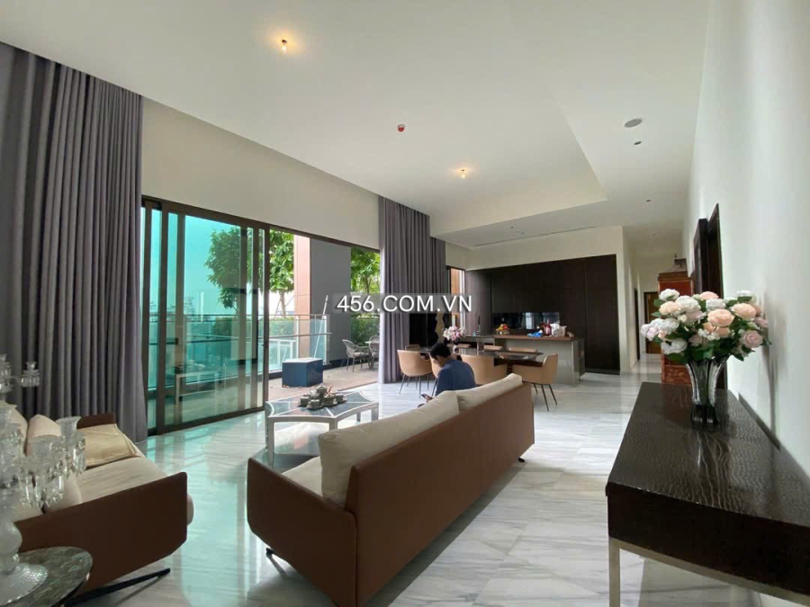 4 Bedrooms Define Apartment For Lease 325 sqm...