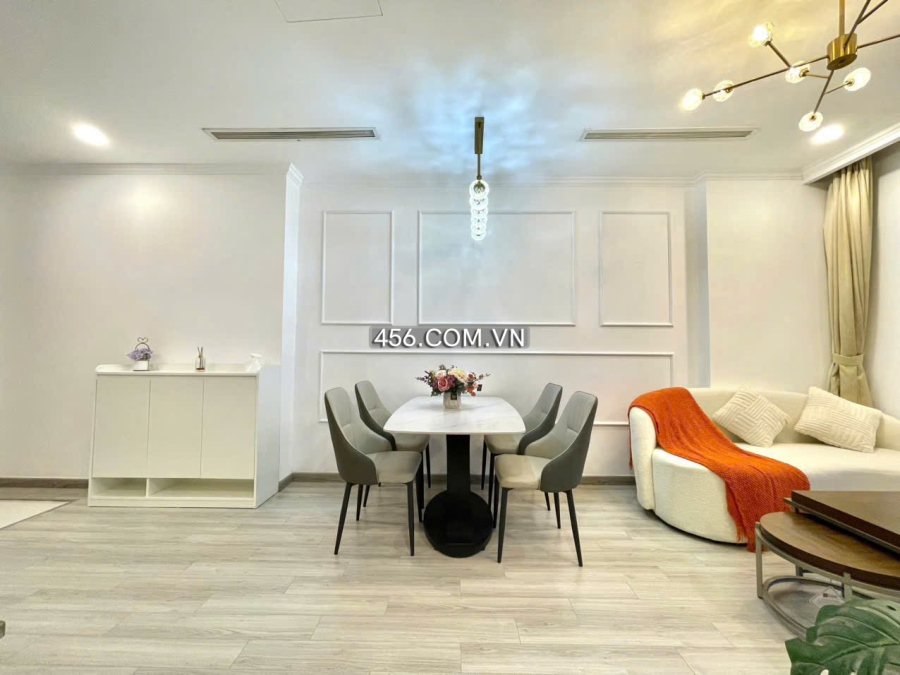 Vinhomes Central Park Apartment For Rent 1...