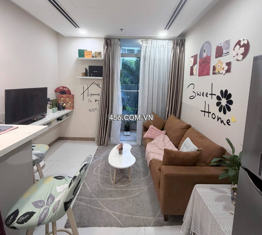 1 Bedroom Vinhomes Central Park Apartment For...