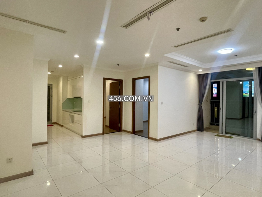 Unfurnished Vinhomes Central Park Apartment...