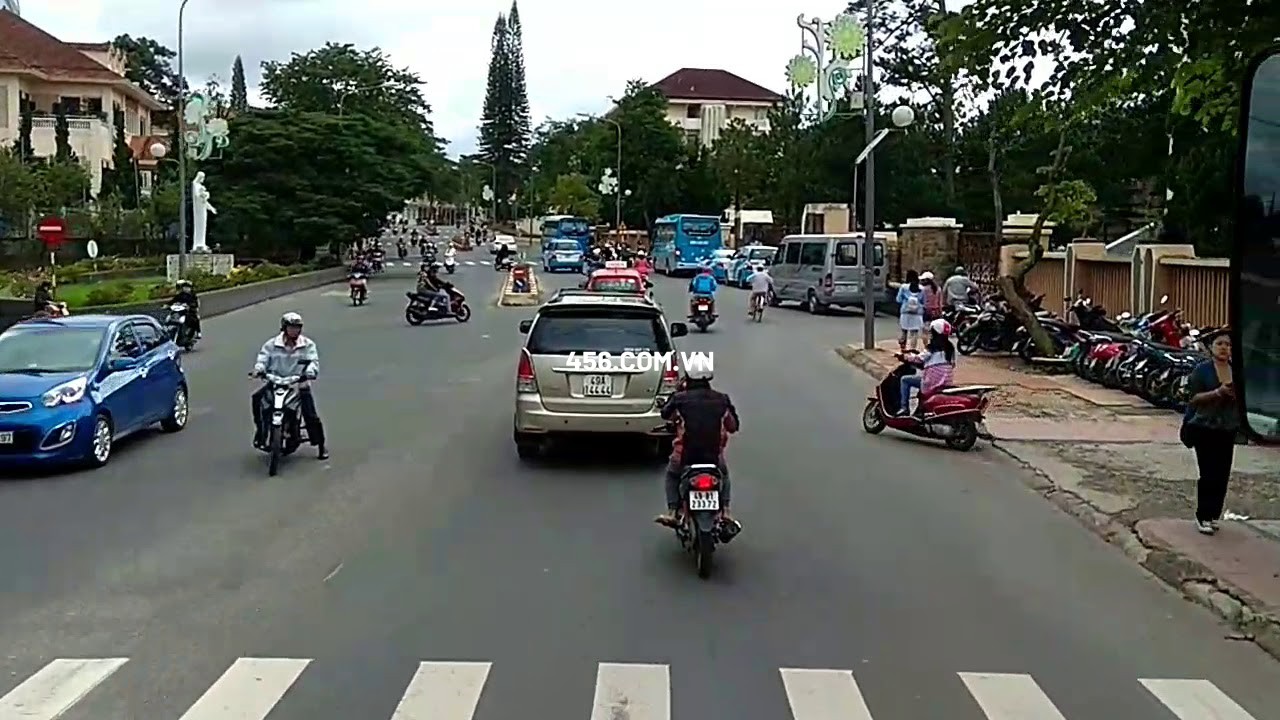 Cho thuê đất lớn mặt tiền đường Trần Phú...