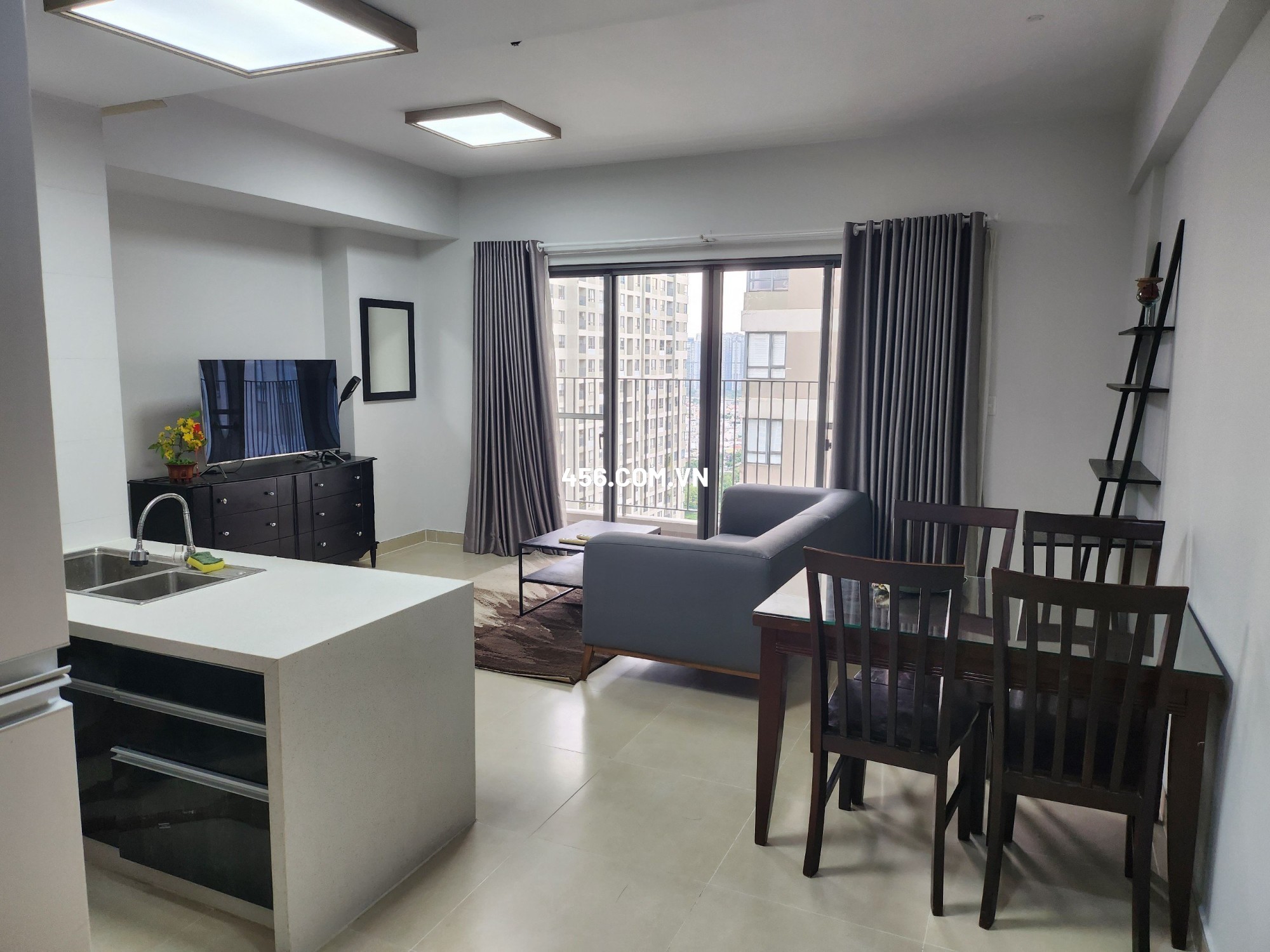 Hinh-2 Bedrooms Masteri Thao Dien Apartment Fully Furnished Landmark 81 View