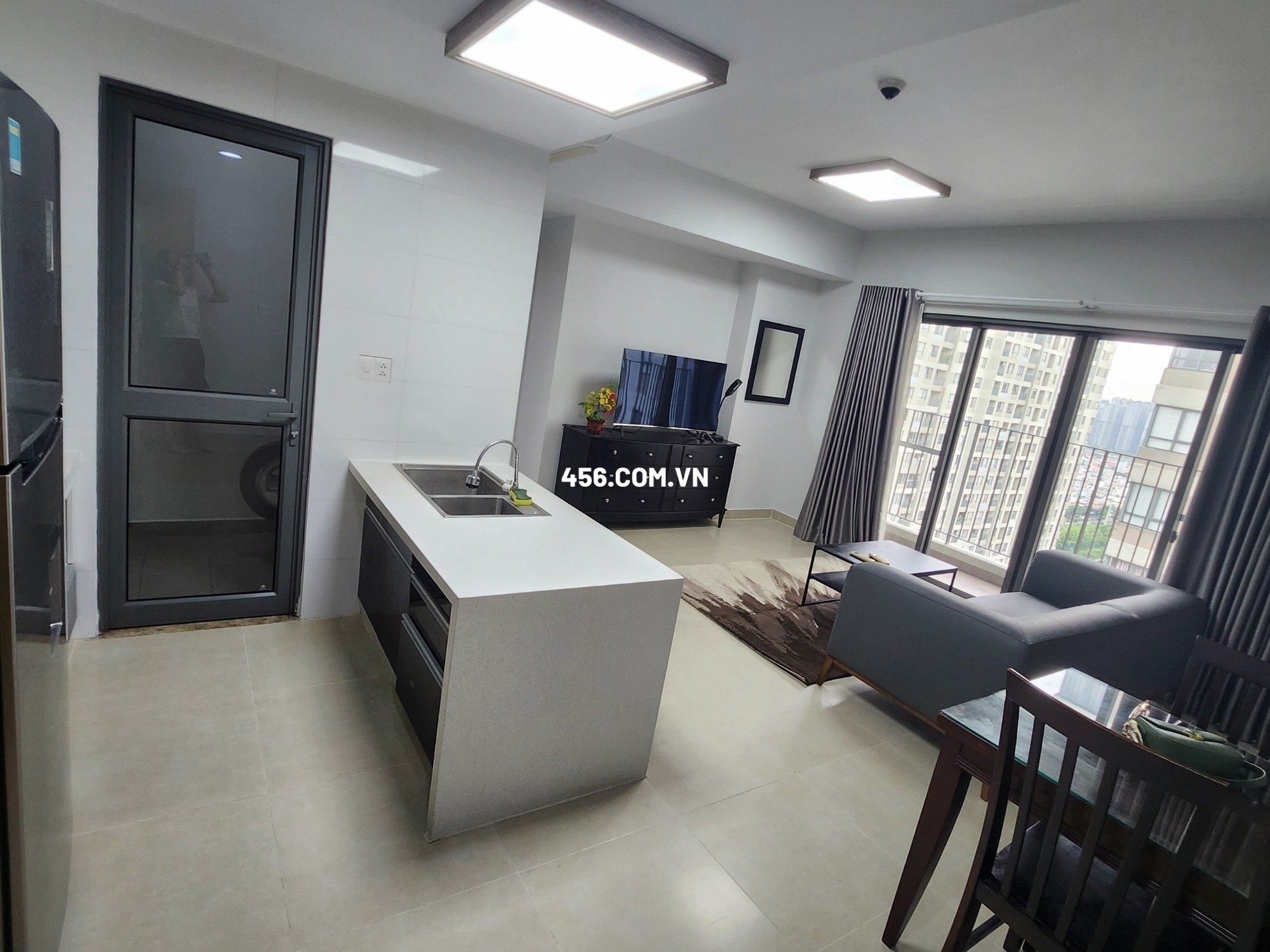 Hinh-2 Bedrooms Masteri Thao Dien Apartment Fully Furnished Landmark 81 View