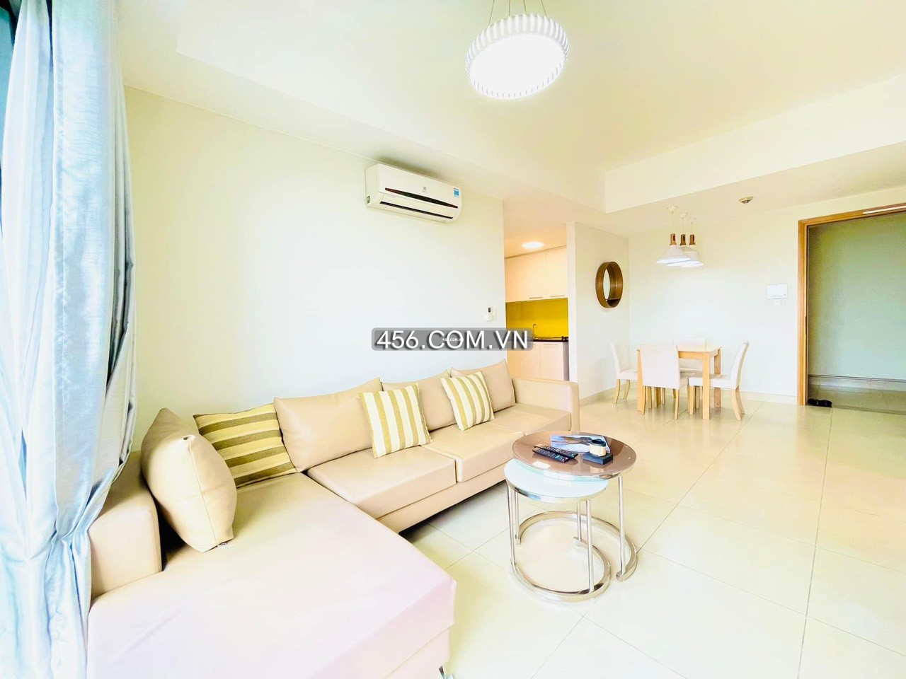 Hinh-Tower 4 Masteri Thao Dien Apartment For Rent 2 Bedrooms RiverView Nice