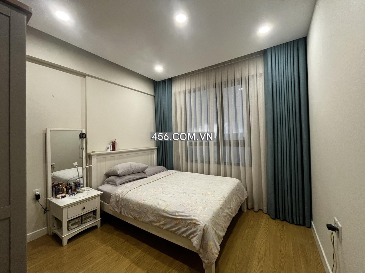 Hinh-2 Bedrooms Masteri Thao Dien Apartment For Rent River View Good Price