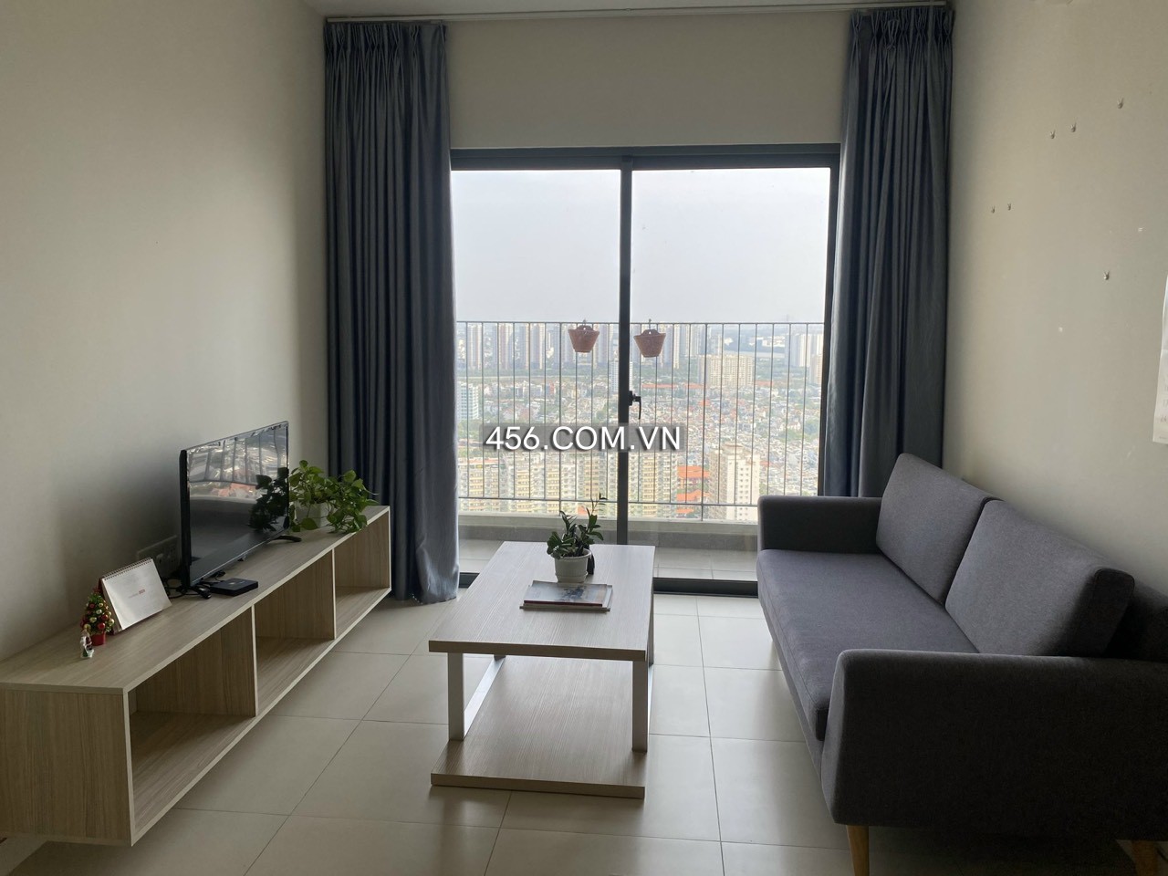 Hinh-1 Bedrooms Condo Masteri Thao Dien For Lease Tower 5 Big Balcony