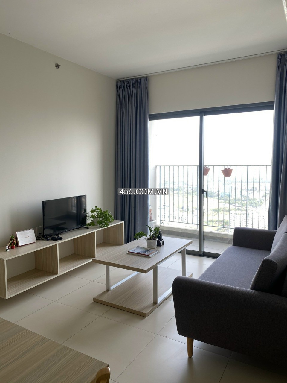 Hinh-1 Bedrooms Condo Masteri Thao Dien For Lease Tower 5 Big Balcony