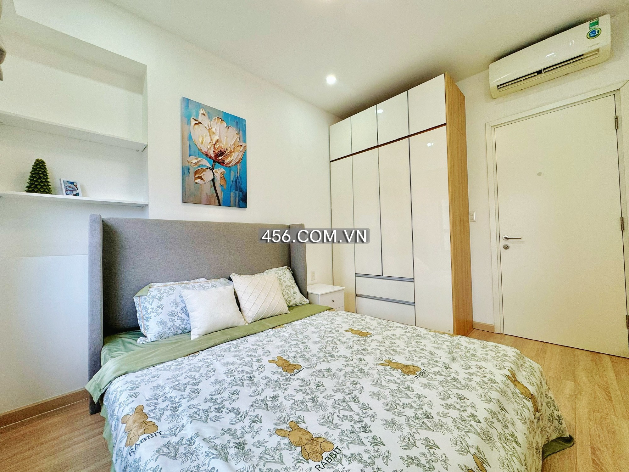 Hinh-2 Bedrooms Masteri Thao Dien Condo for Lease Elegant apartment