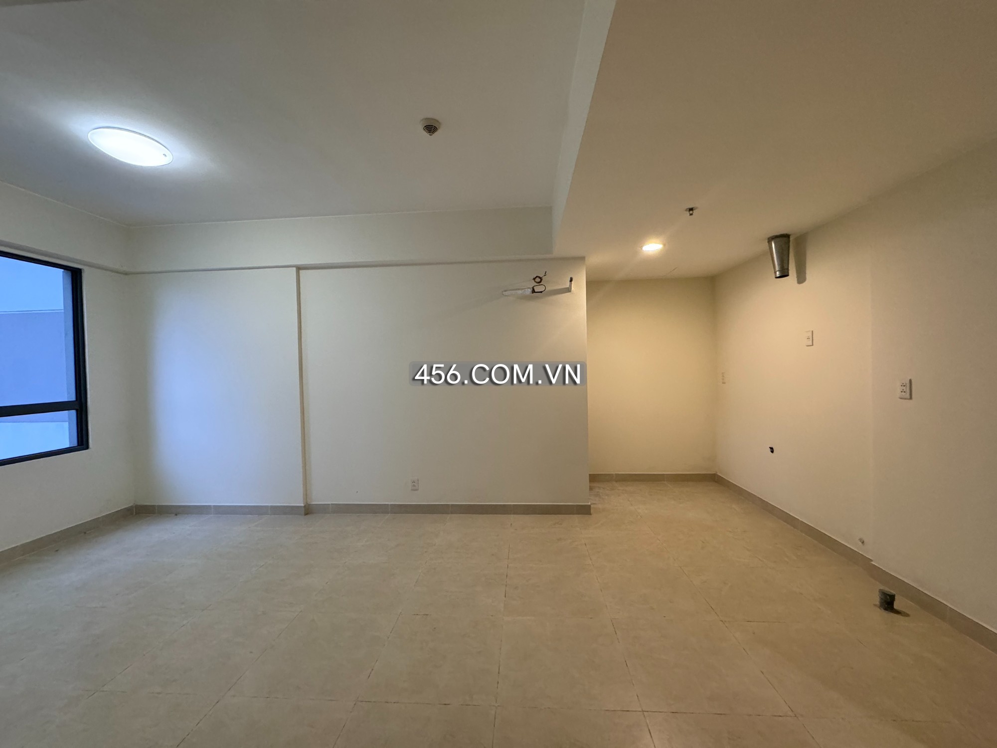 Hinh-2 Bedrooms Unfurnished Masteri Thao Dien Apartment For Lease High Floor