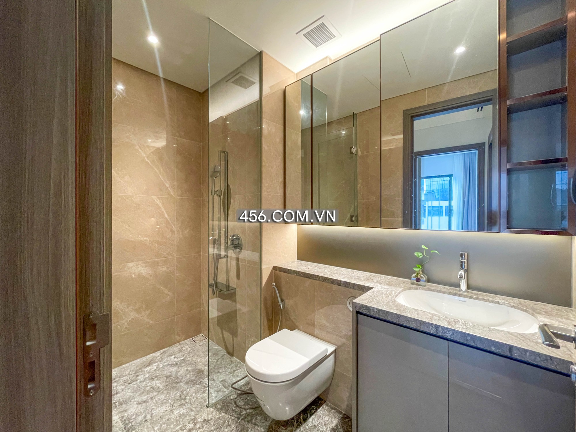 Hinh-1 Bedrooms The Marq Condo For lease District 1 HCMC