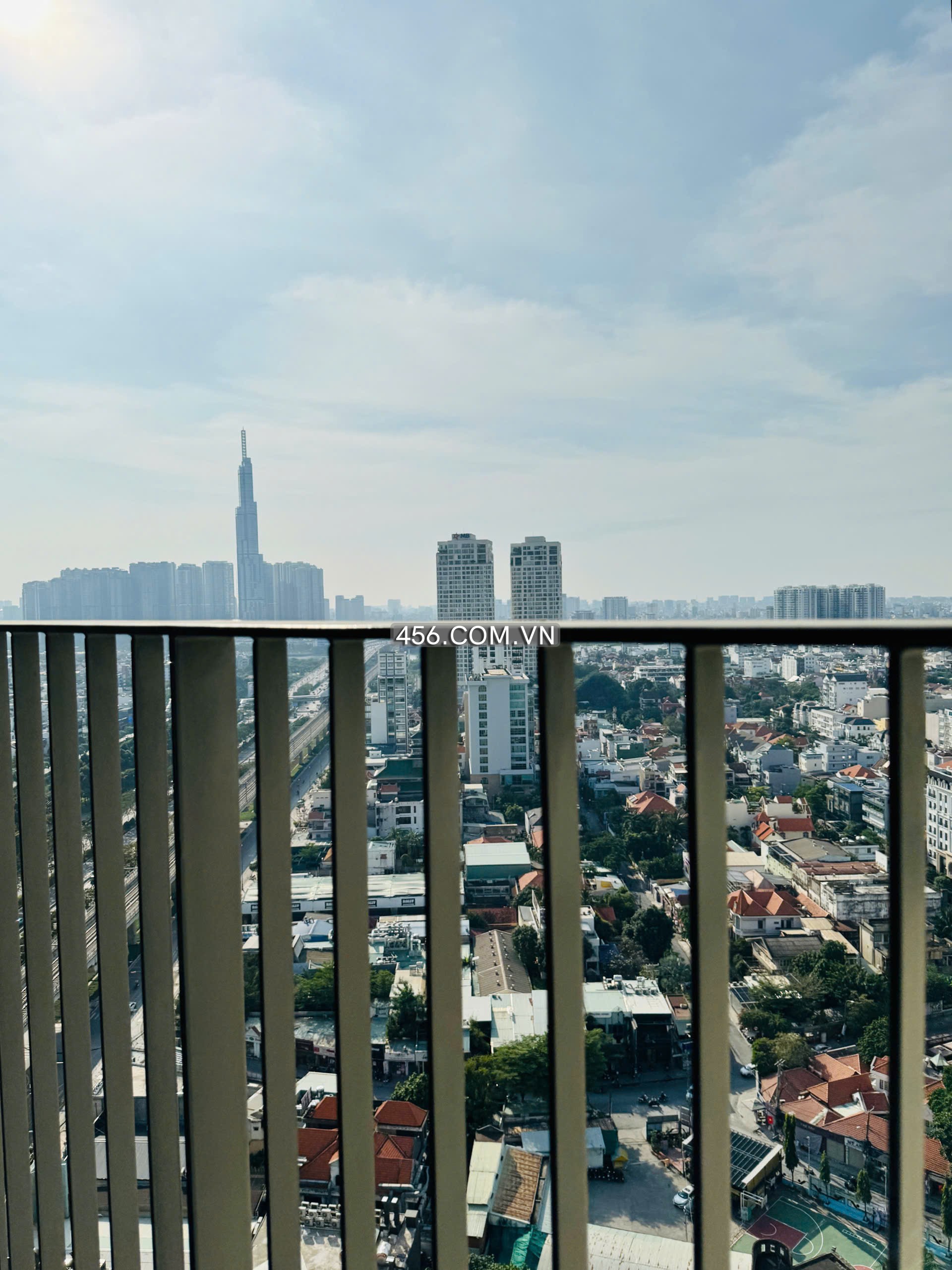 Hinh-Thuê Căn Hộ Masteri Thảo Điền view sông Saigon Landmark 81 có ban công 1 phòng ngủ