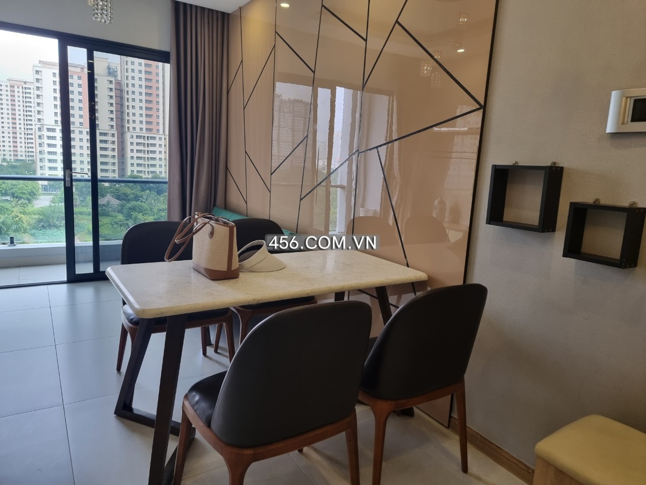 Bán căn hộ New City Thủ Thiêm 2 phòng ngủ...