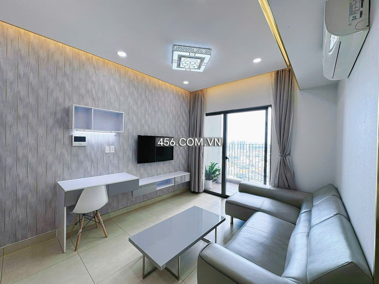 Hinh-1 Bedrooms Masteri Thao Dien Apartment For Lease Tower 1 Big Balcony