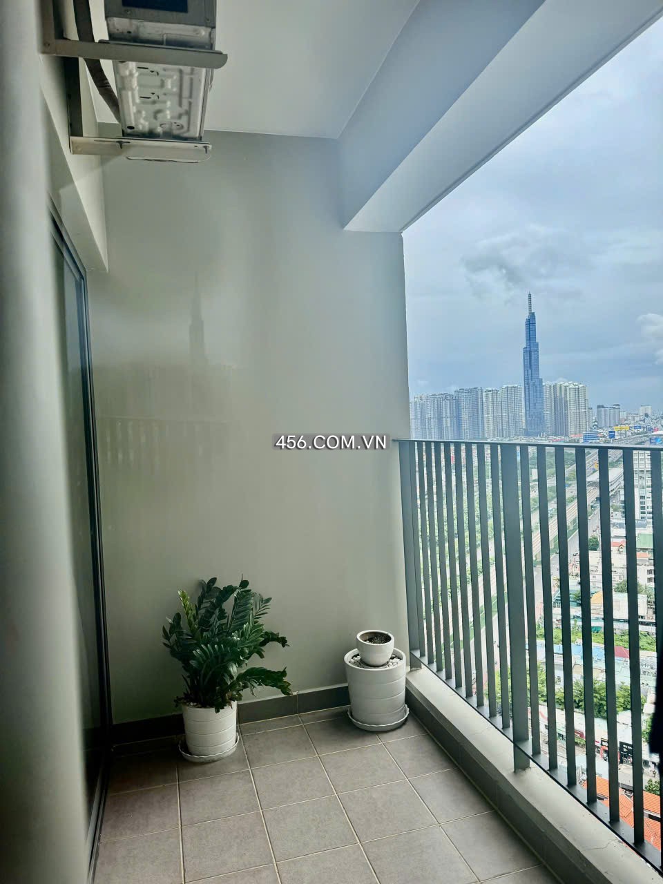 Hinh-1 Bedrooms Masteri Thao Dien Apartment For Lease Tower 1 Big Balcony