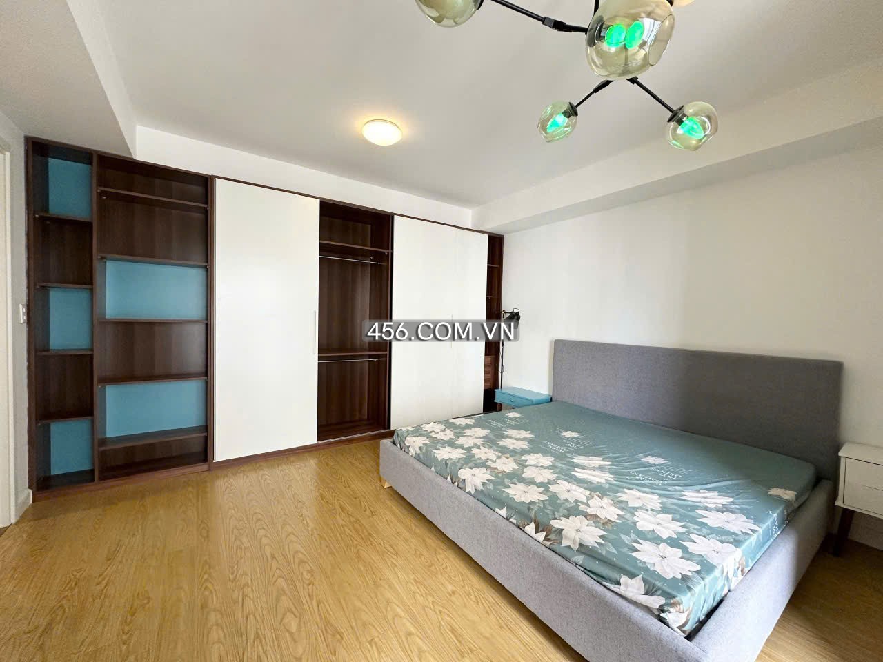 Hinh-4 Bedrooms Masteri Thao Dien Apartment For lease Nice Furniture