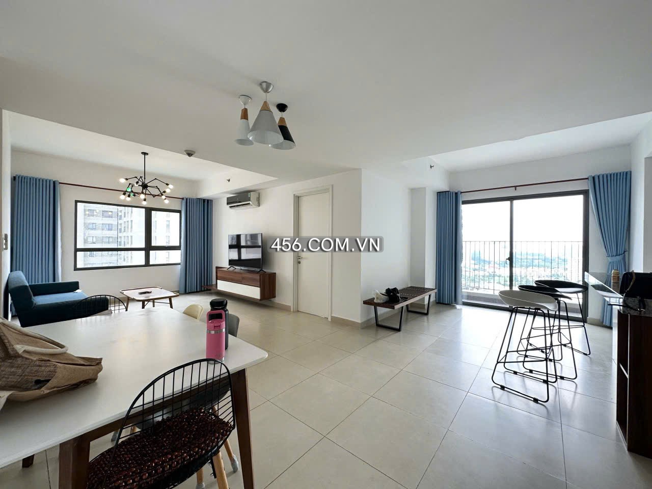 Hinh-4 Bedrooms Masteri Thao Dien Apartment For lease Nice Furniture