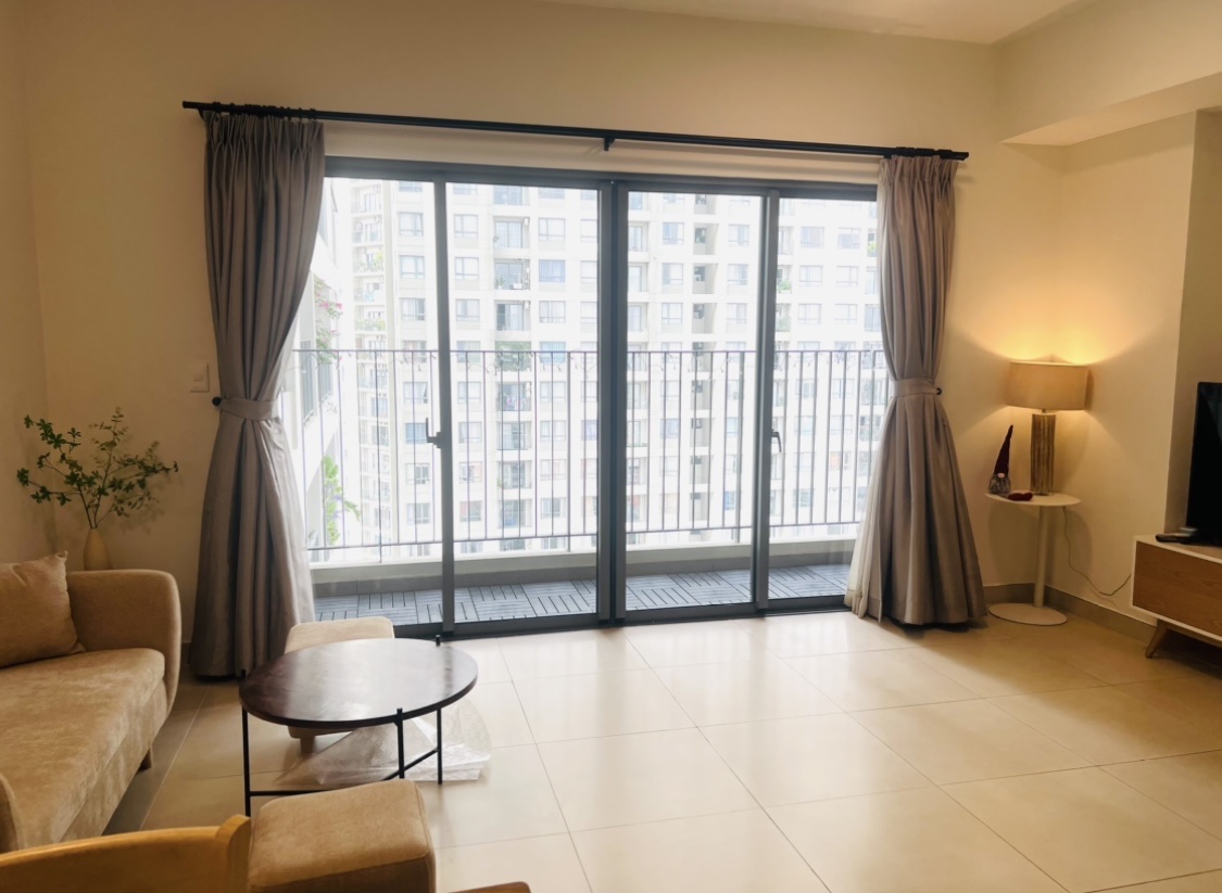 Corner Unit Masteri Thao Dien Apartment For...