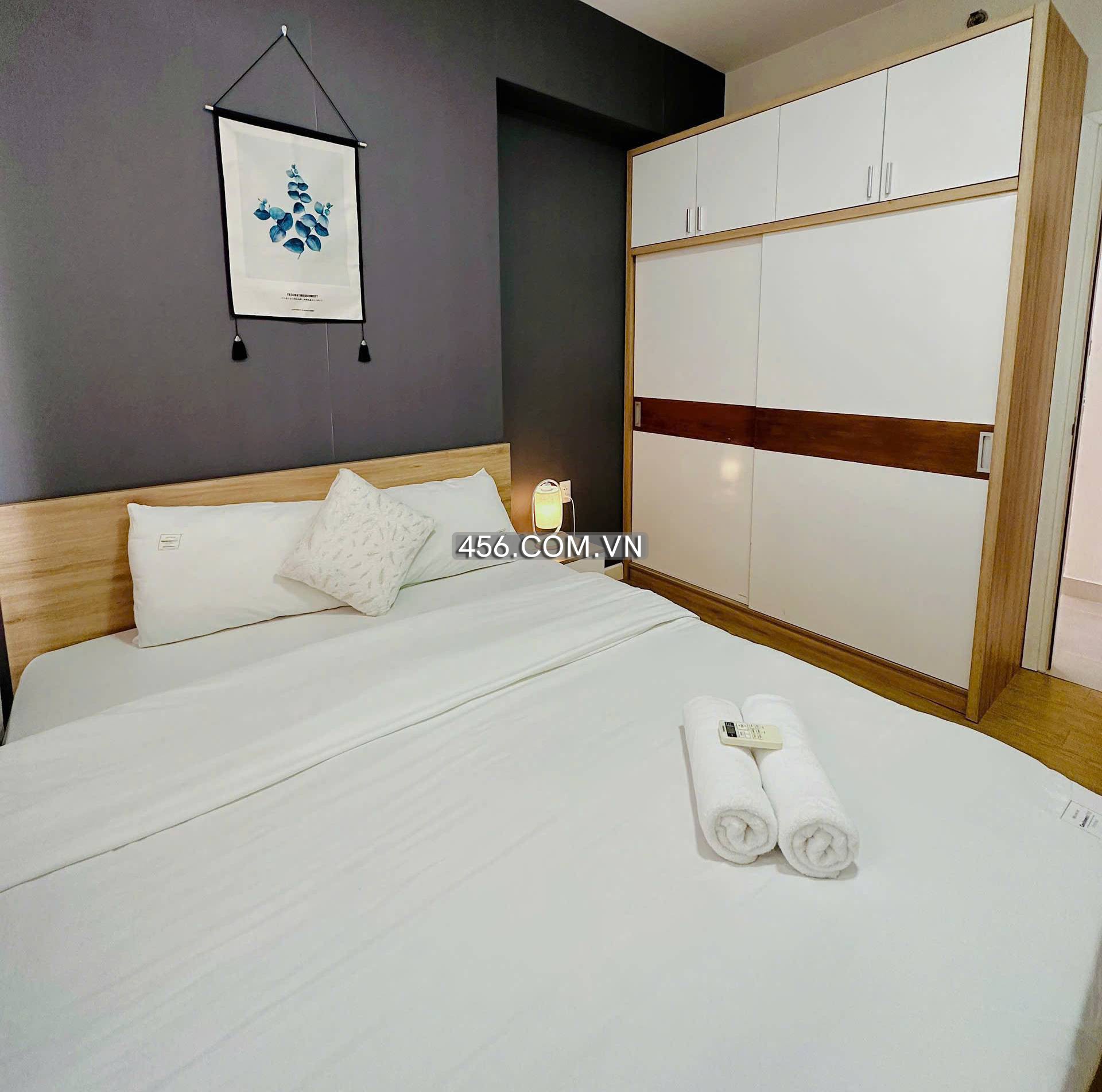 Hinh-Bán Căn hộ Masteri Thảo Điền Tháp 2 2 Phòng Ngủ View Hồ Bơi Rẻ