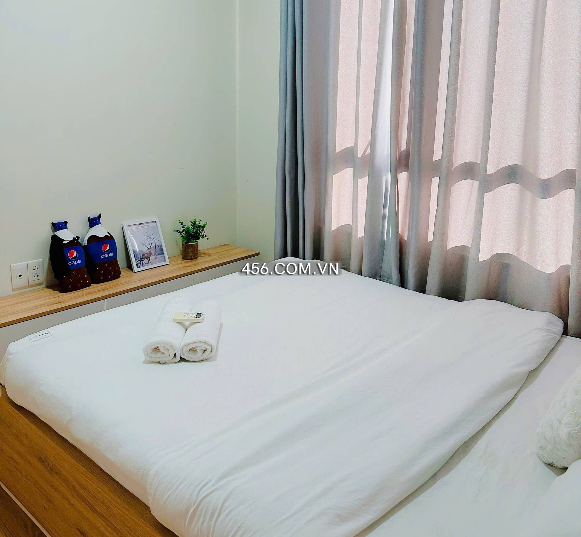 Hinh-Bán Căn hộ Masteri Thảo Điền Tháp 2 2 Phòng Ngủ View Hồ Bơi Rẻ