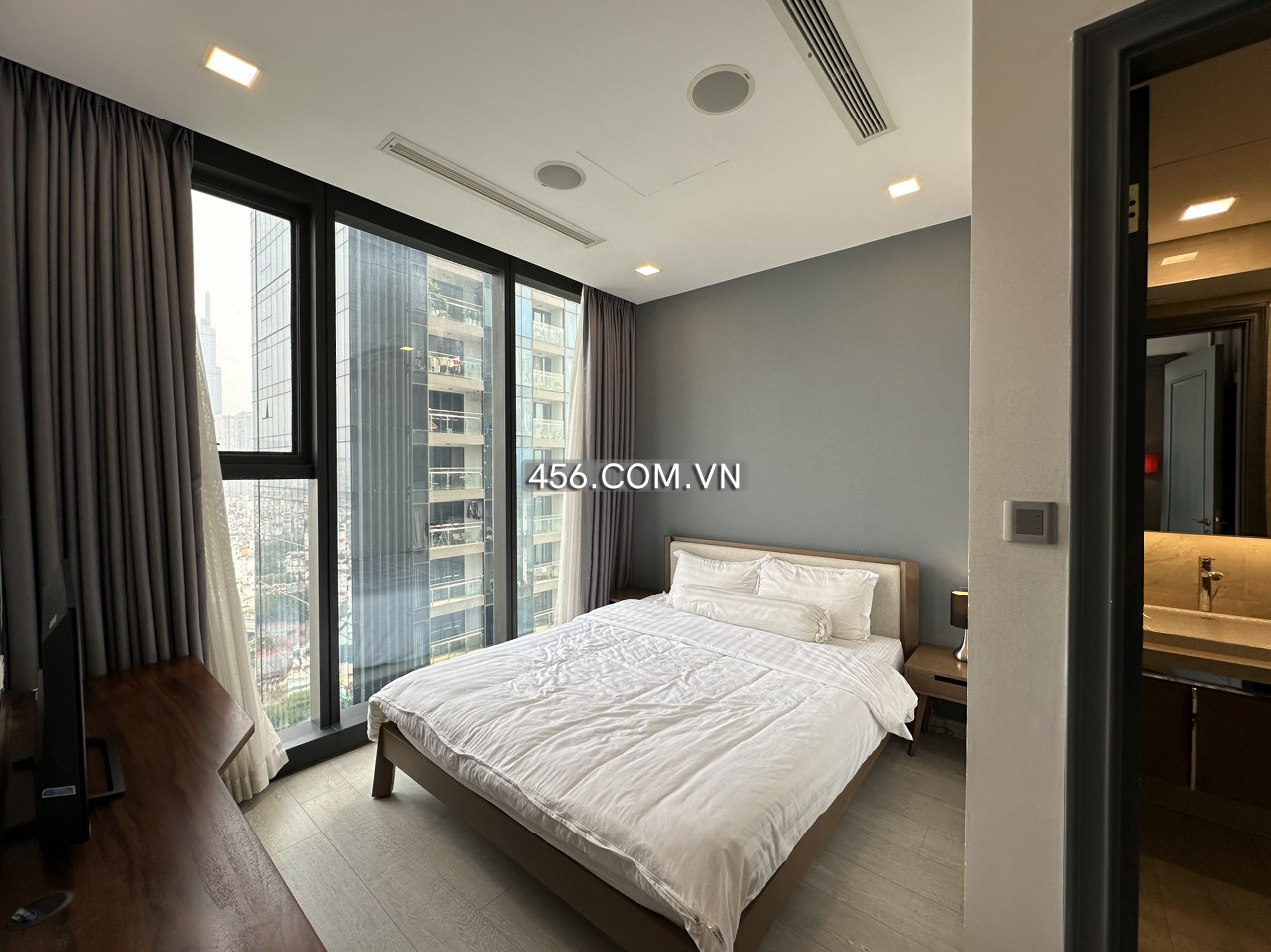 Hinh-Vinhomes Golden River apartment for rent, 2 bedrooms, spacious Aqua 2 building
