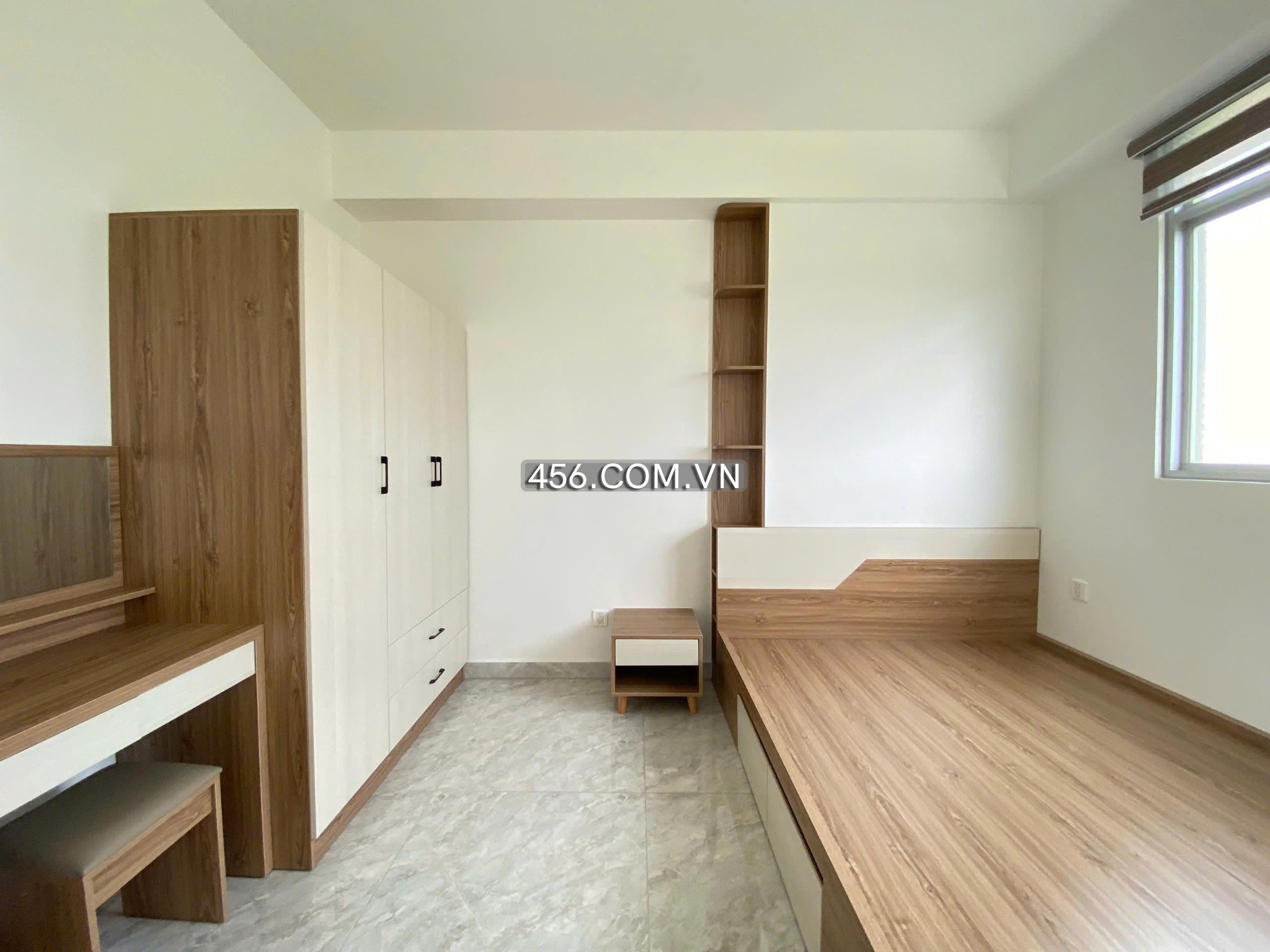 Hinh-Paris Hoang Kim 2BR apartment – stylish, bright view, move in now