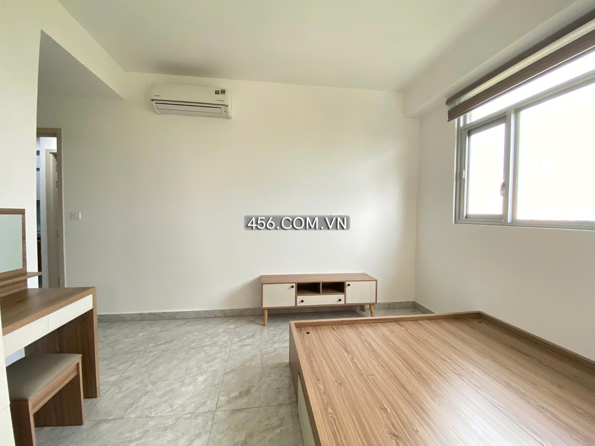 Hinh-Paris Hoang Kim 2BR apartment – stylish, bright view, move in now