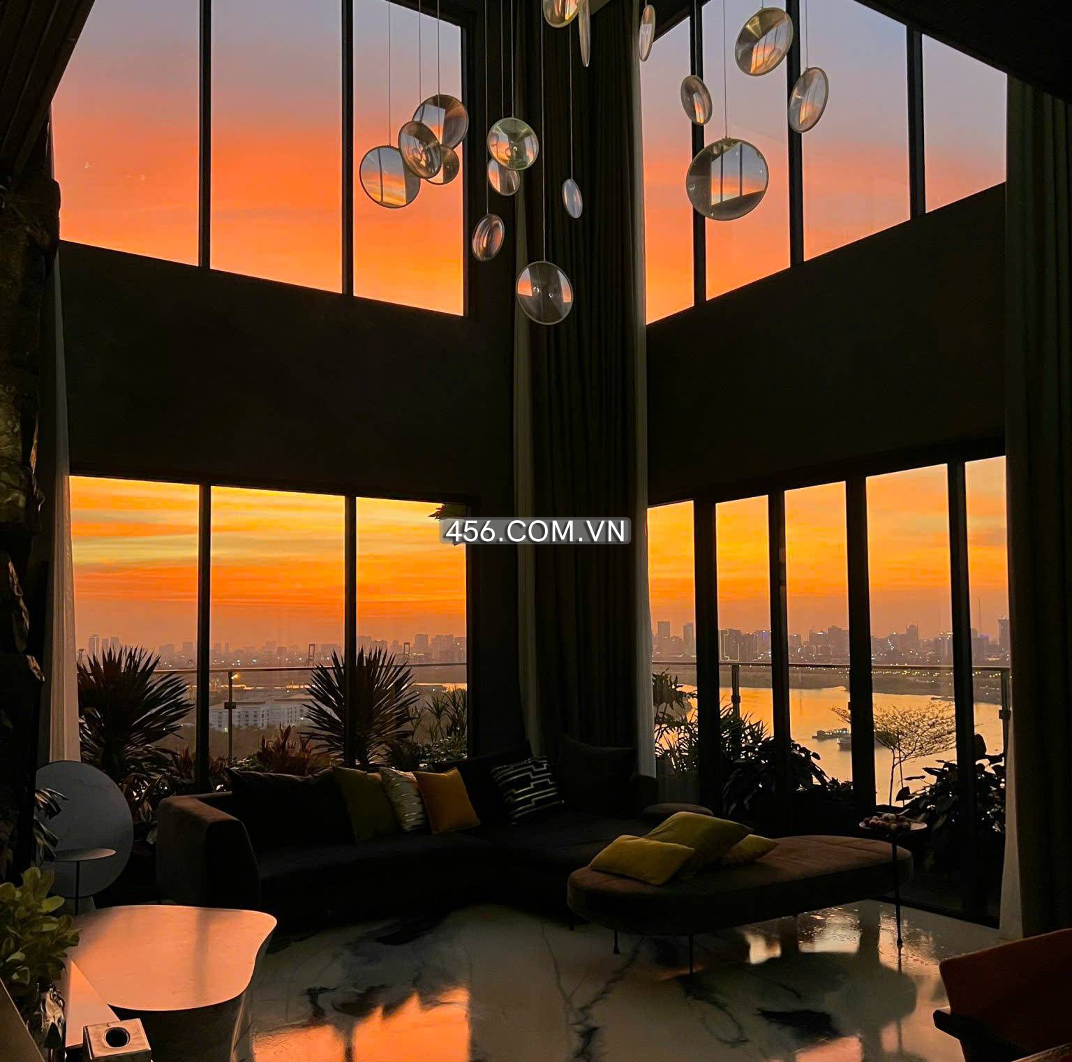 One Verandah Penthouse for Rent 3BR 230m²...