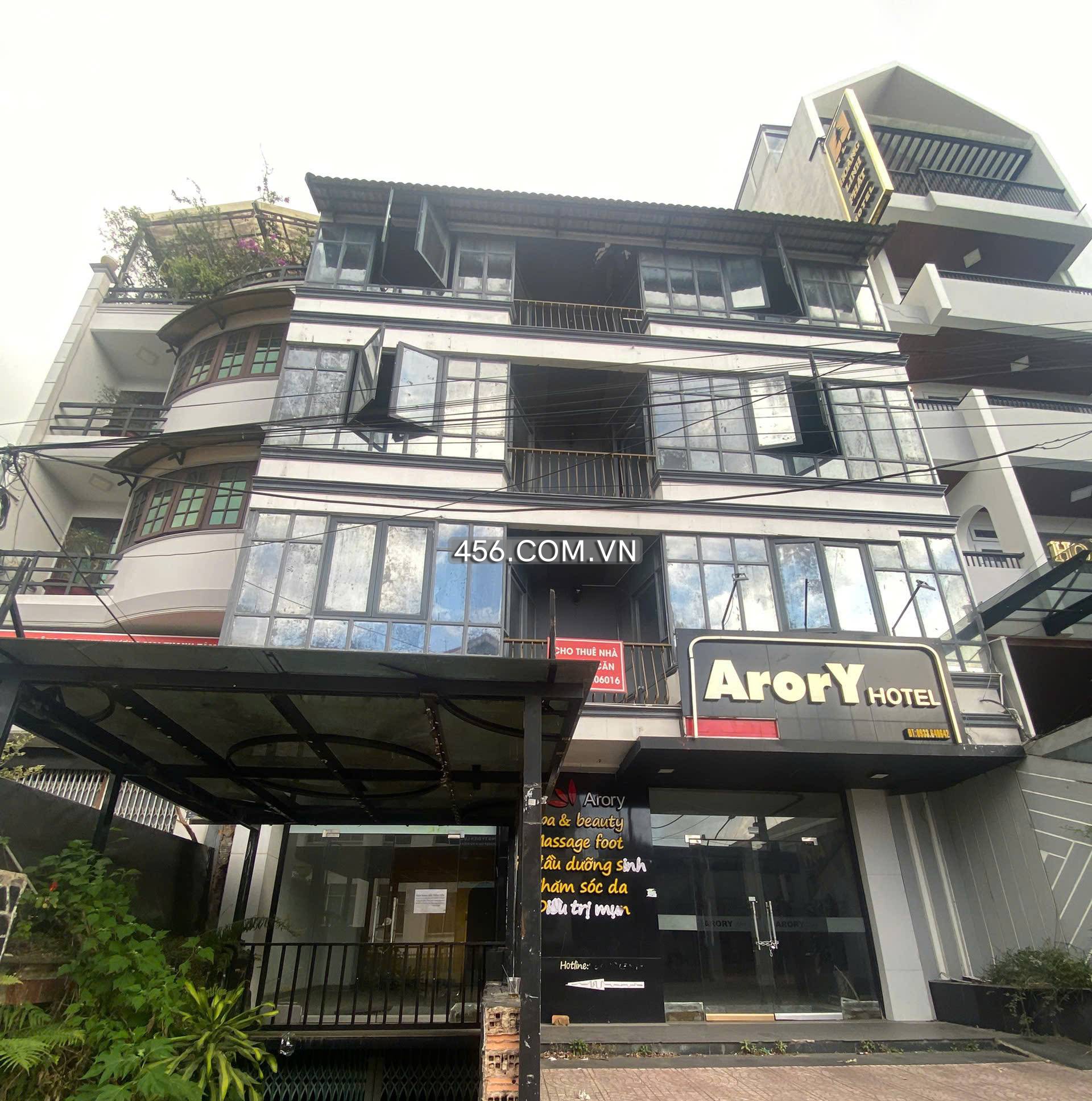 Cho thuê mặt bằng đường 3 tháng 2 trung tâm...