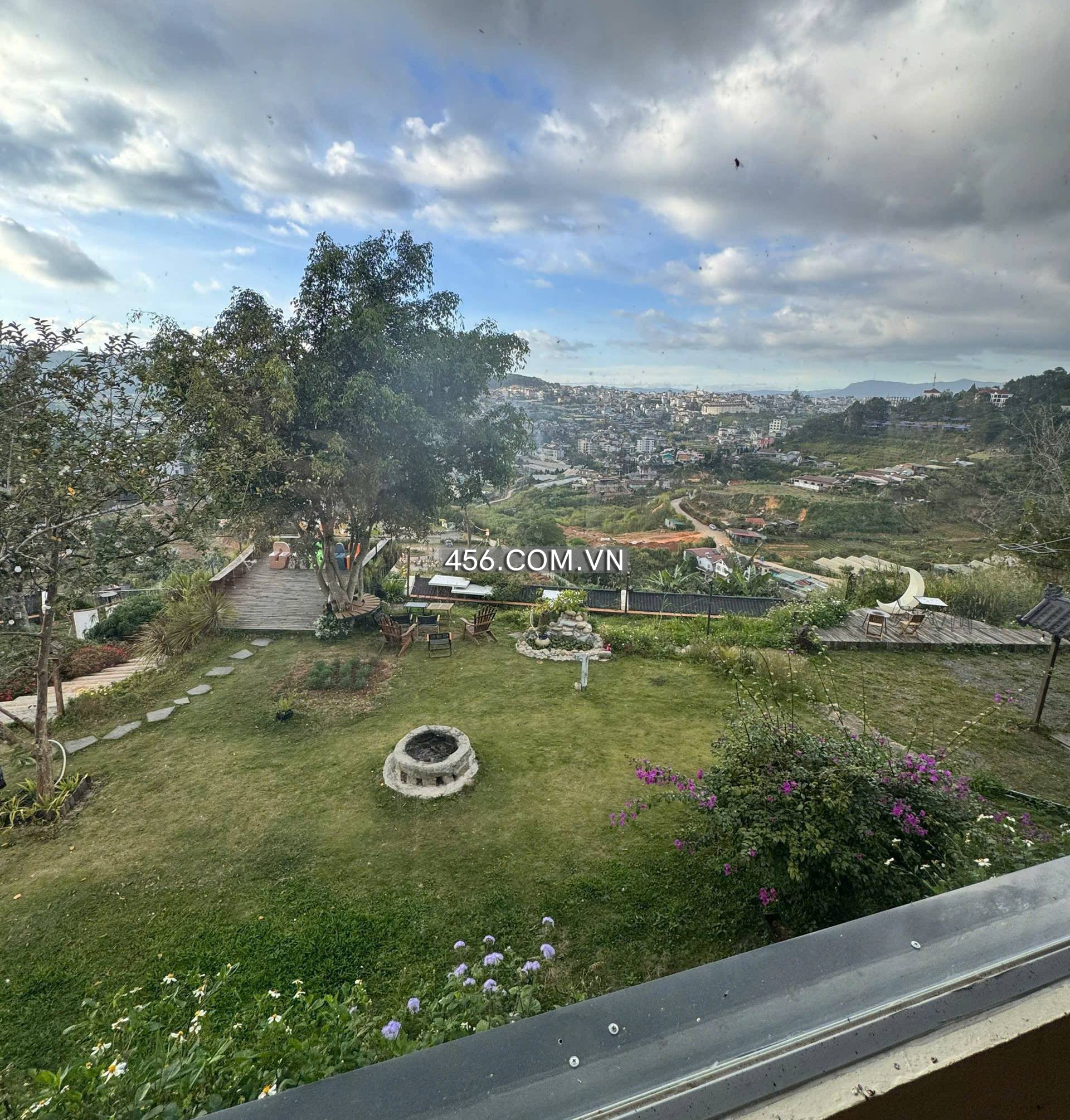 Cho thuê mặt bằng kinh doanh sát Lululola...