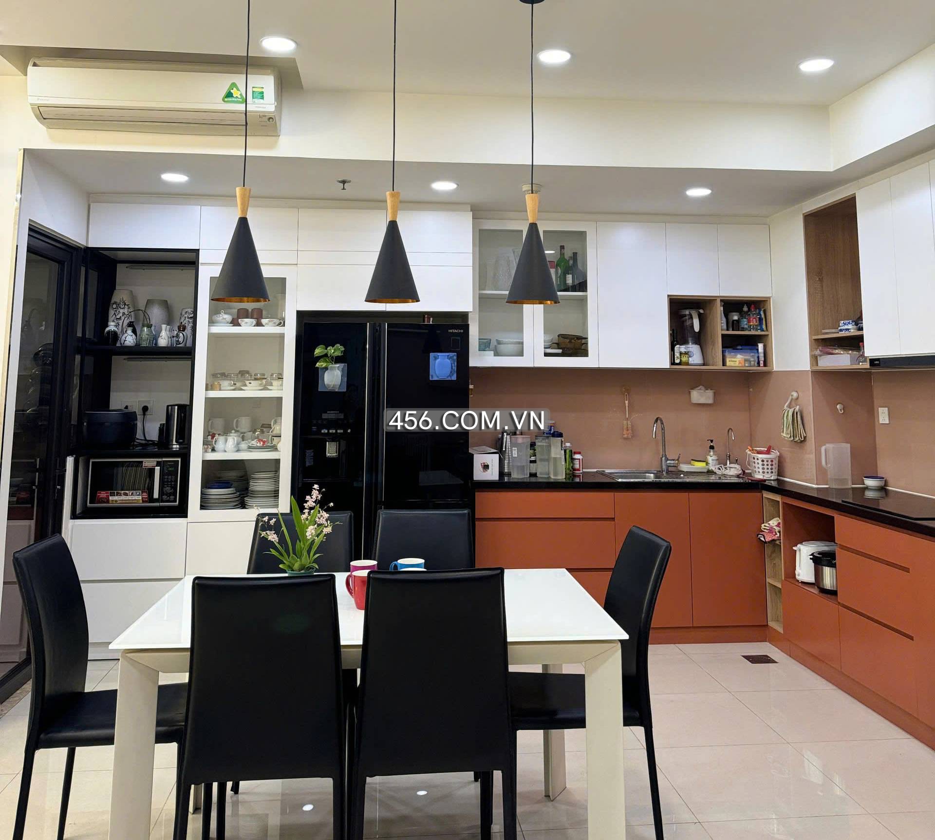 Hinh-Pool View Estella Heights Apartment For Rent 2 Bedrooms Tower 1