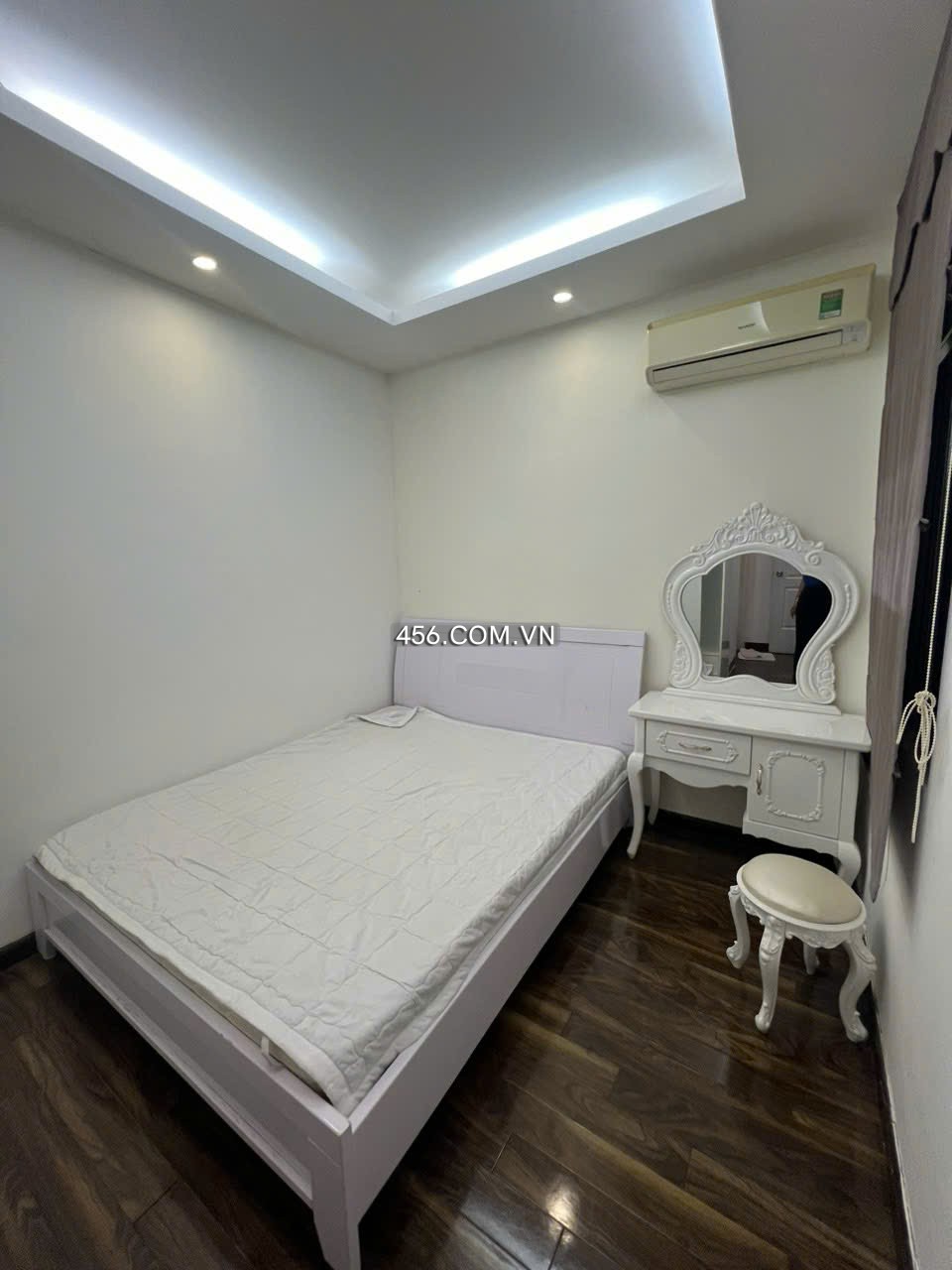 Hinh-Sky Garden 3 apartment for rent, 2 bedrooms, 70m2, modern design.