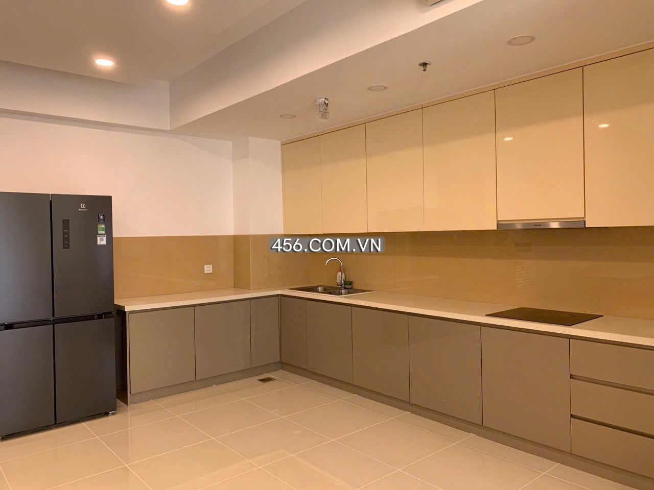 Hinh-Estella Heights Apartment Pool View For Rent 2 Bedrooms Tower 1