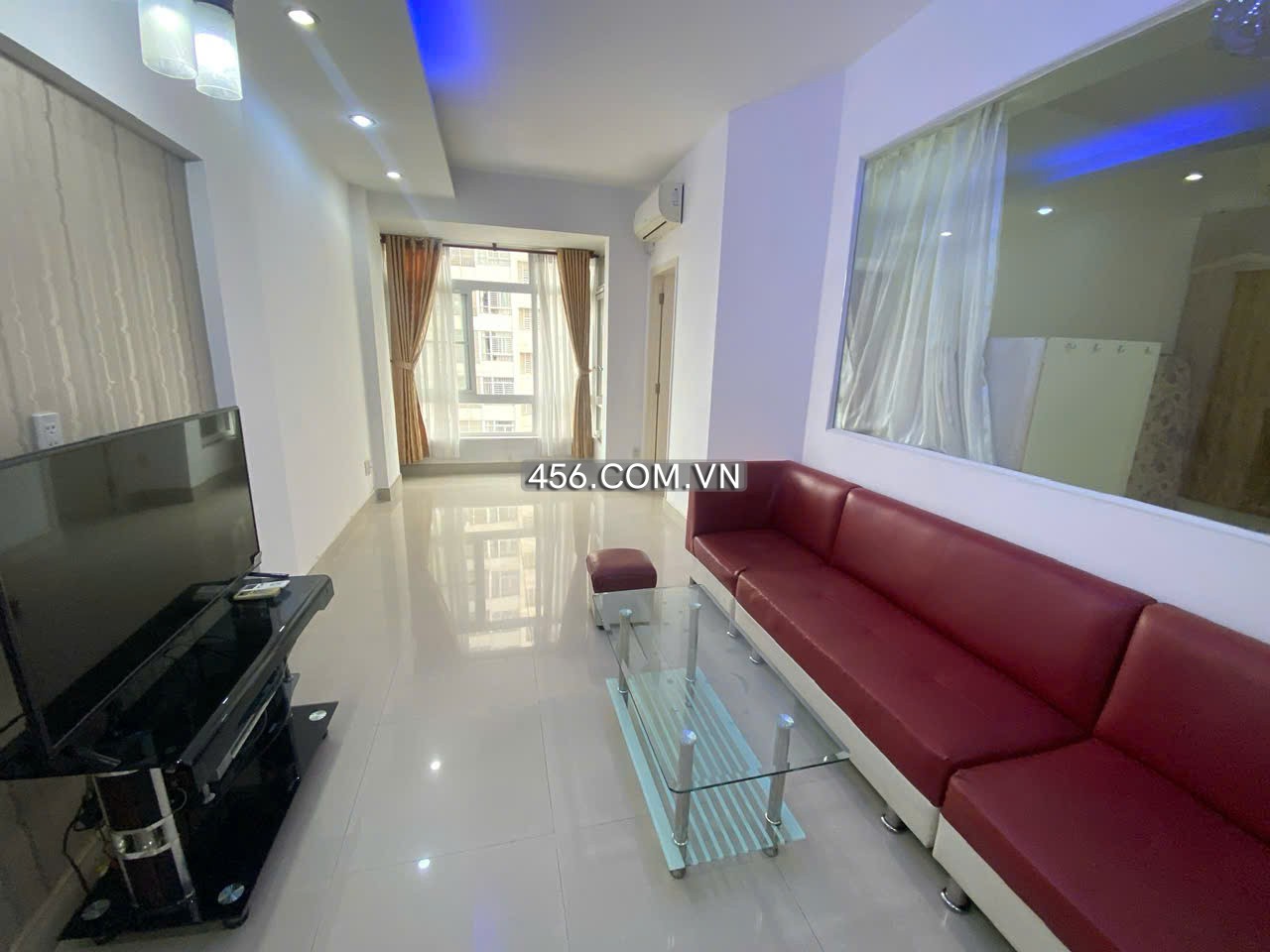 Hinh-Apartment for rent at Sky Garden, 2 bedrooms, only 12 million VND/month, fully furnished.