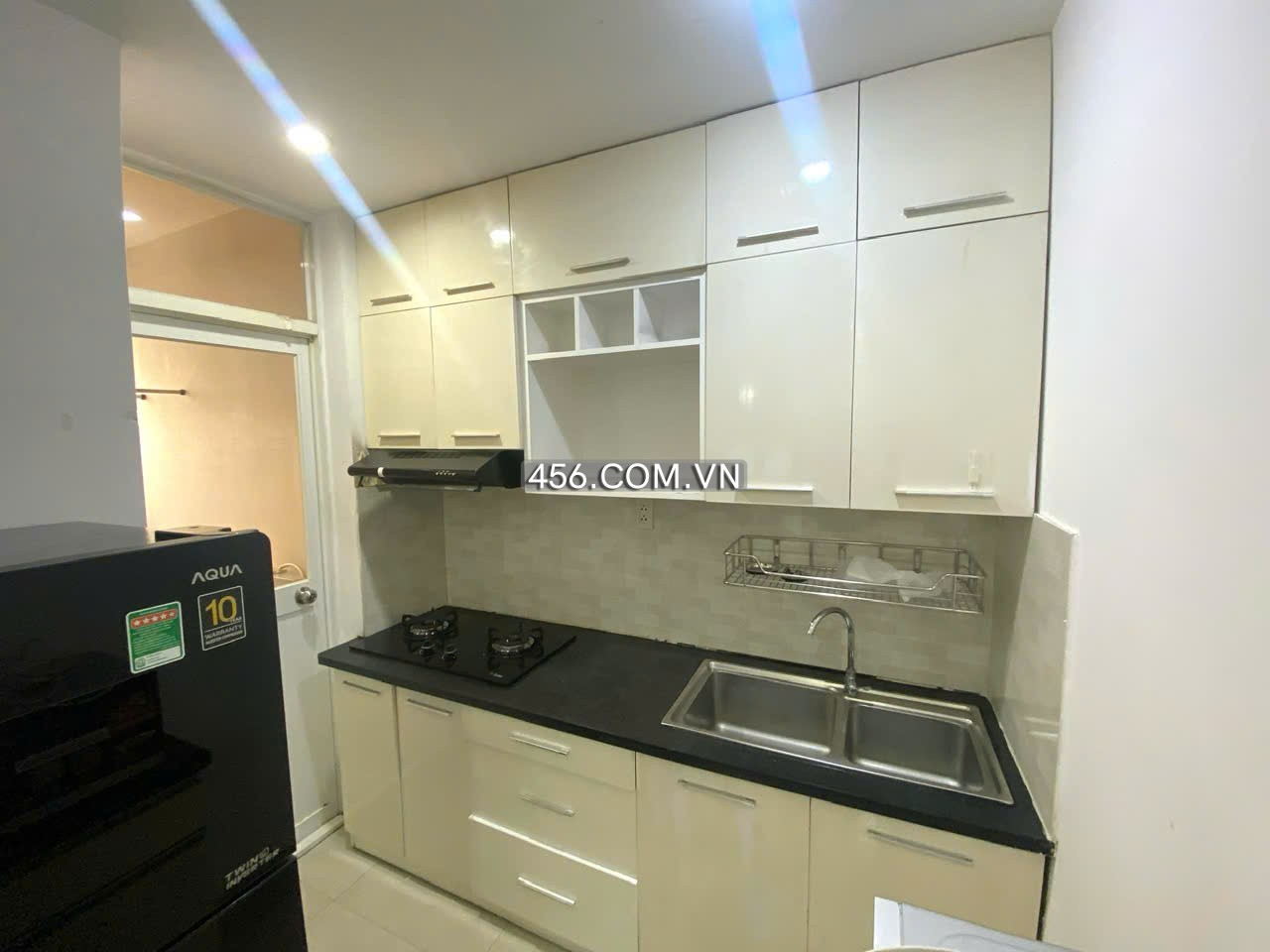 Hinh-Apartment for rent at Sky Garden, 2 bedrooms, only 12 million VND/month, fully furnished.