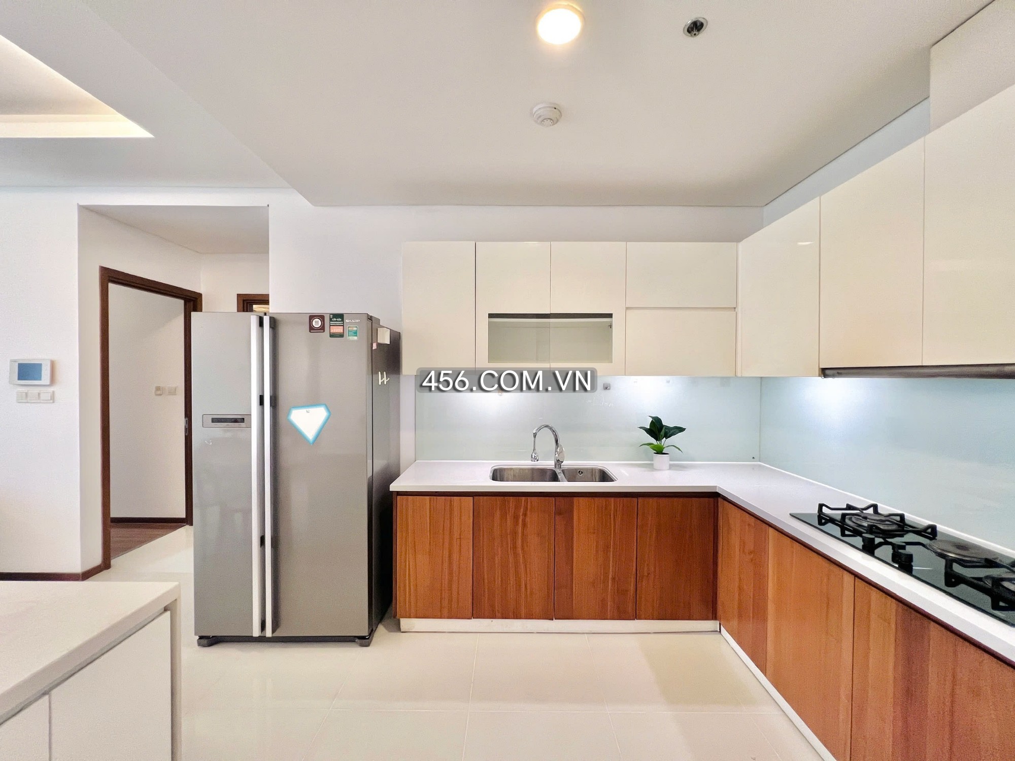 Hinh-Apartment for rent at Thao Dien Pearl, 3 bedrooms, Tower B, low floor.