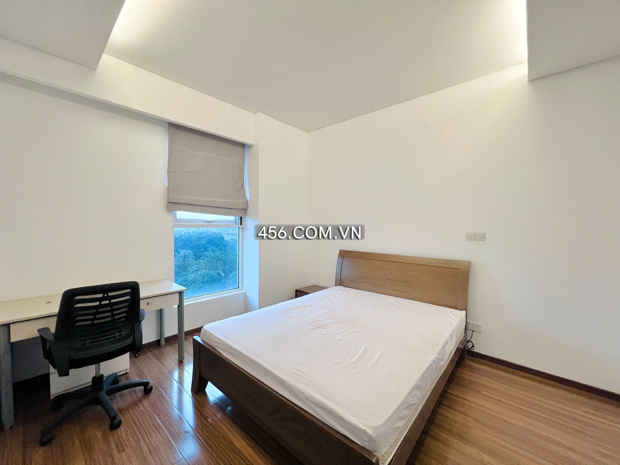 Hinh-Apartment for rent at Thao Dien Pearl, 3 bedrooms, Tower B, low floor.