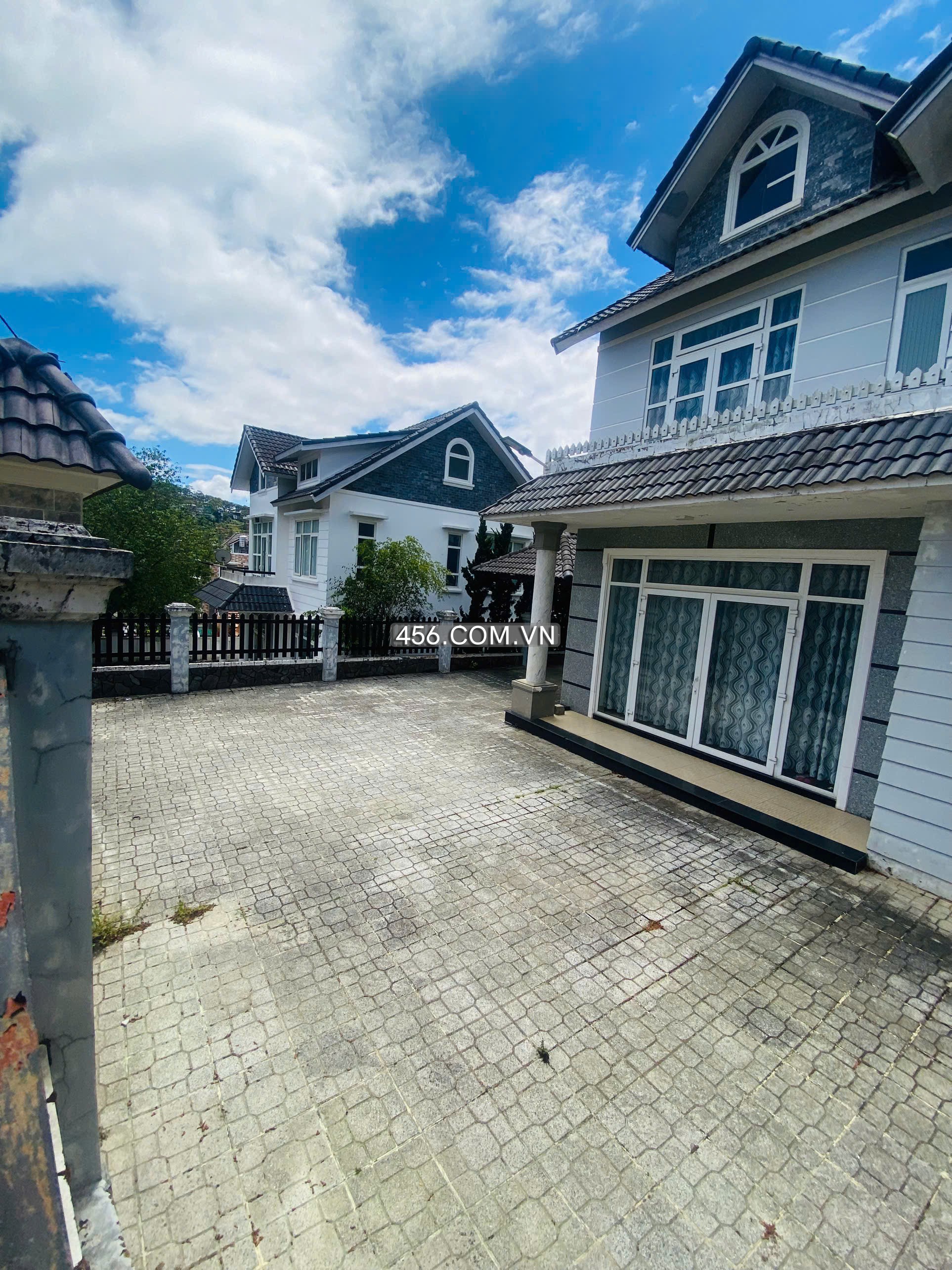 Hinh-Bán Biệt Thự Đường An Bình Đà Lạt rộng rãi hiện đại 600m2