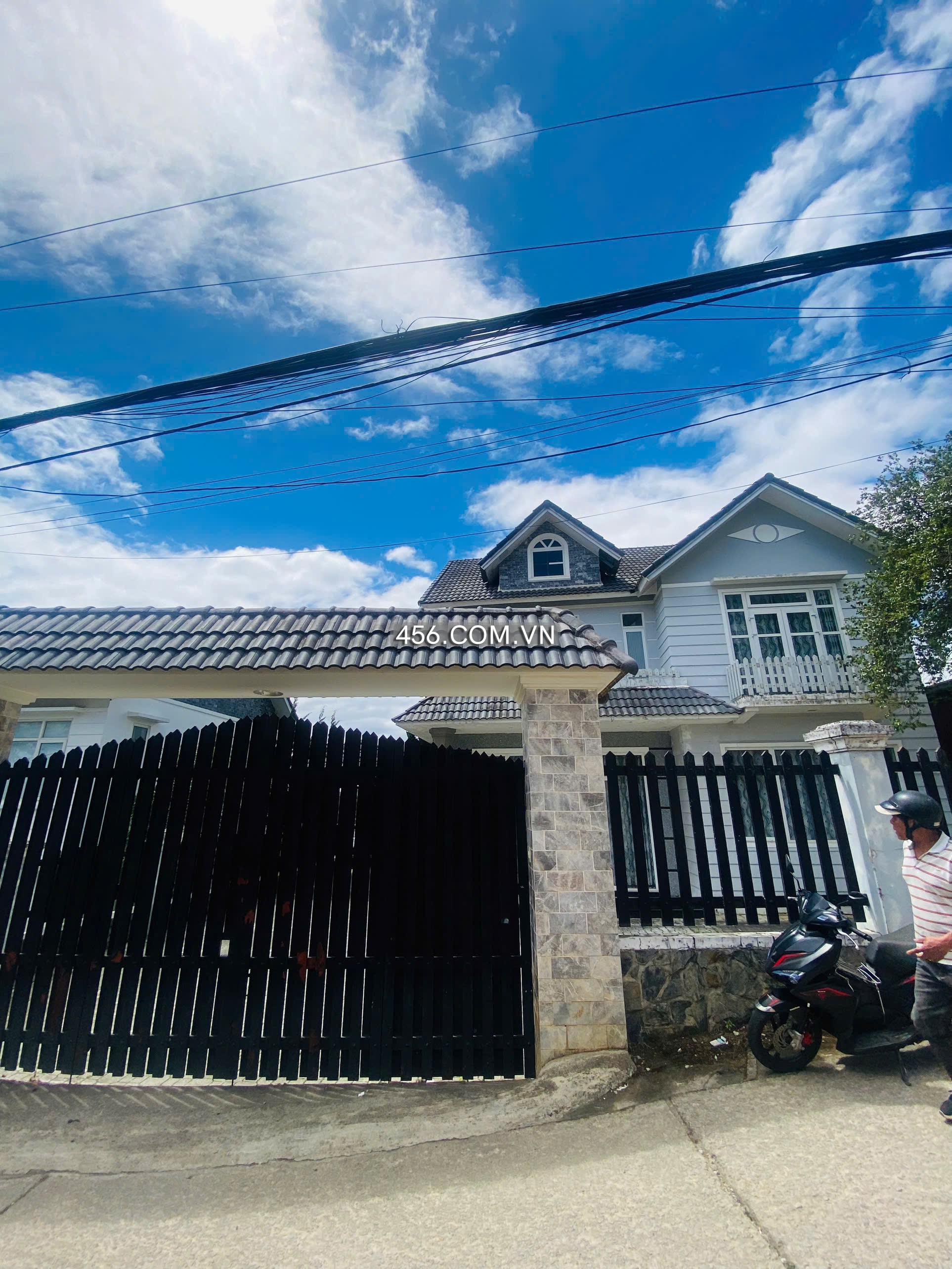 Bán Biệt Thự Đường An Bình Đà Lạt rộng rãi...
