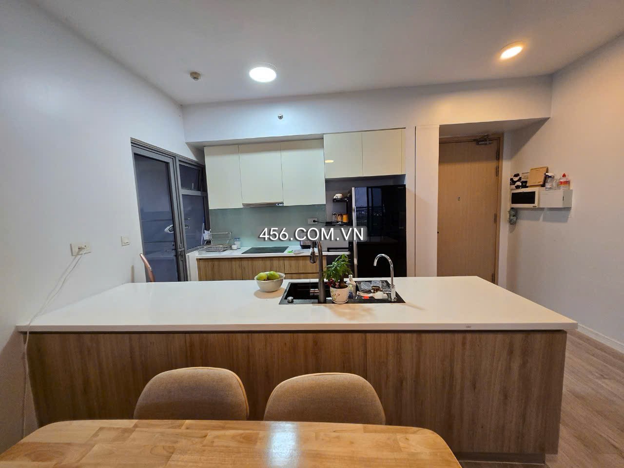 Hinh-Palm Heights apartment for rent, Tower 3, 2 bedrooms, beautifully furnished.