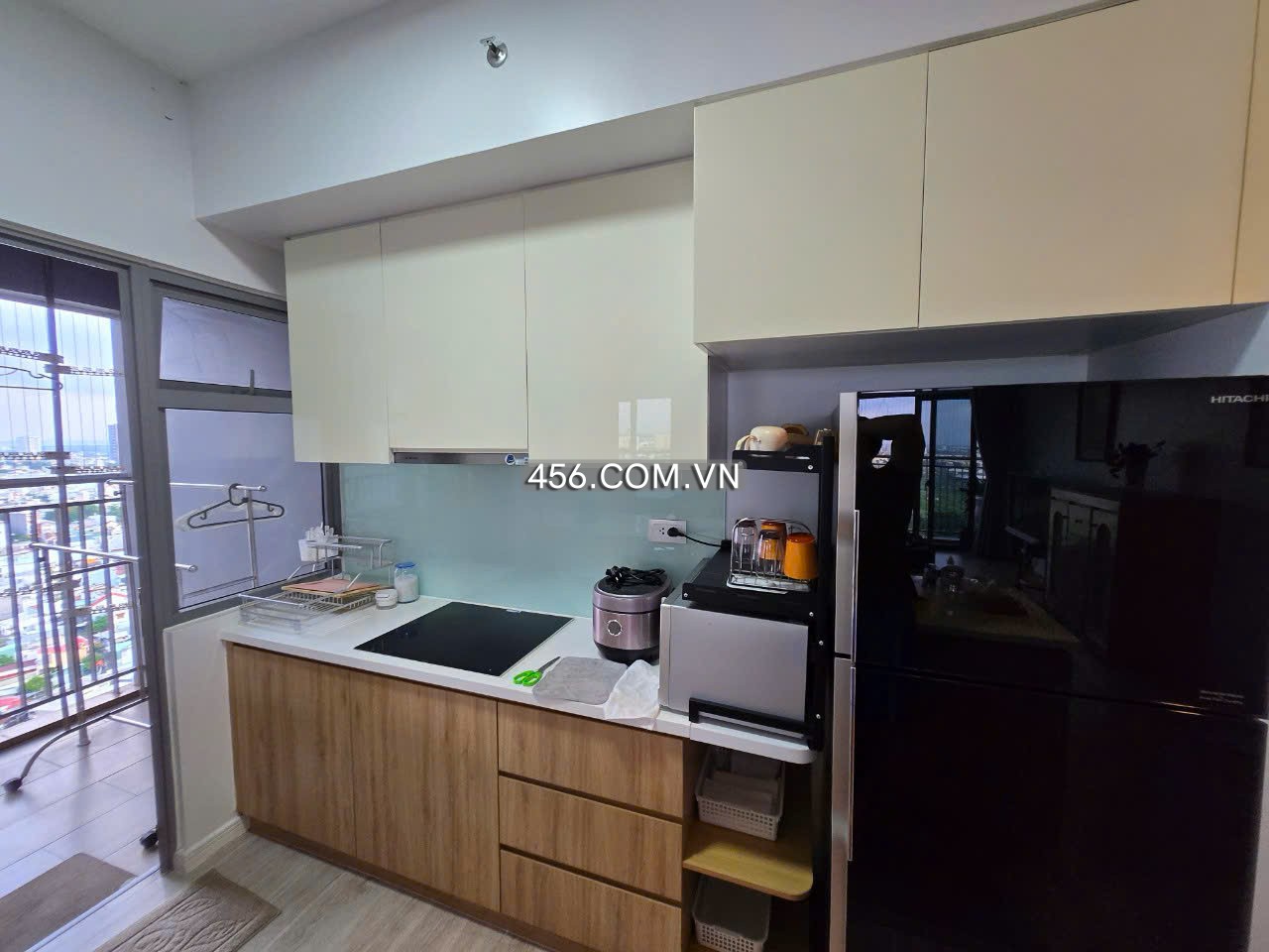 Hinh-Palm Heights apartment for rent, Tower 3, 2 bedrooms, beautifully furnished.