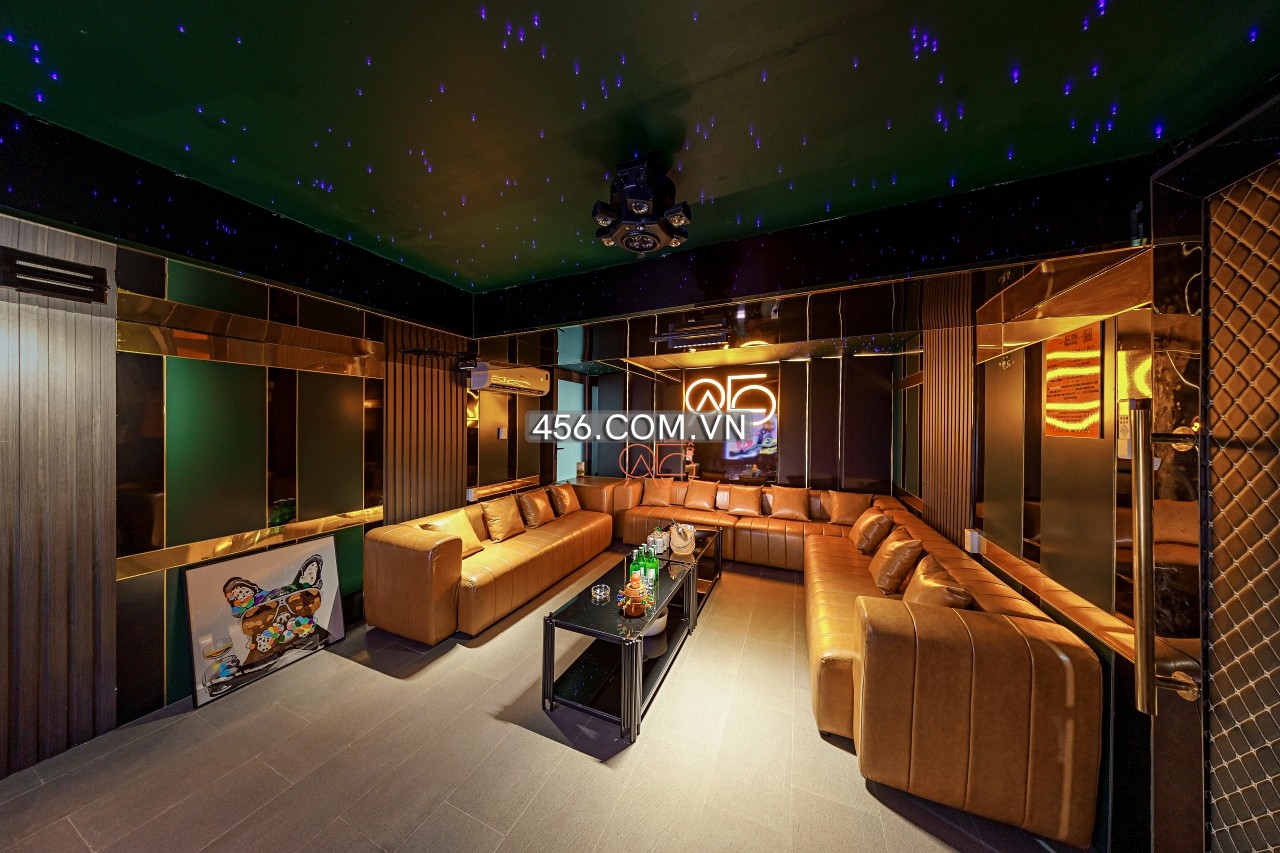 Hinh-Villa for rent in Diamond Island area, District 2, by the day.