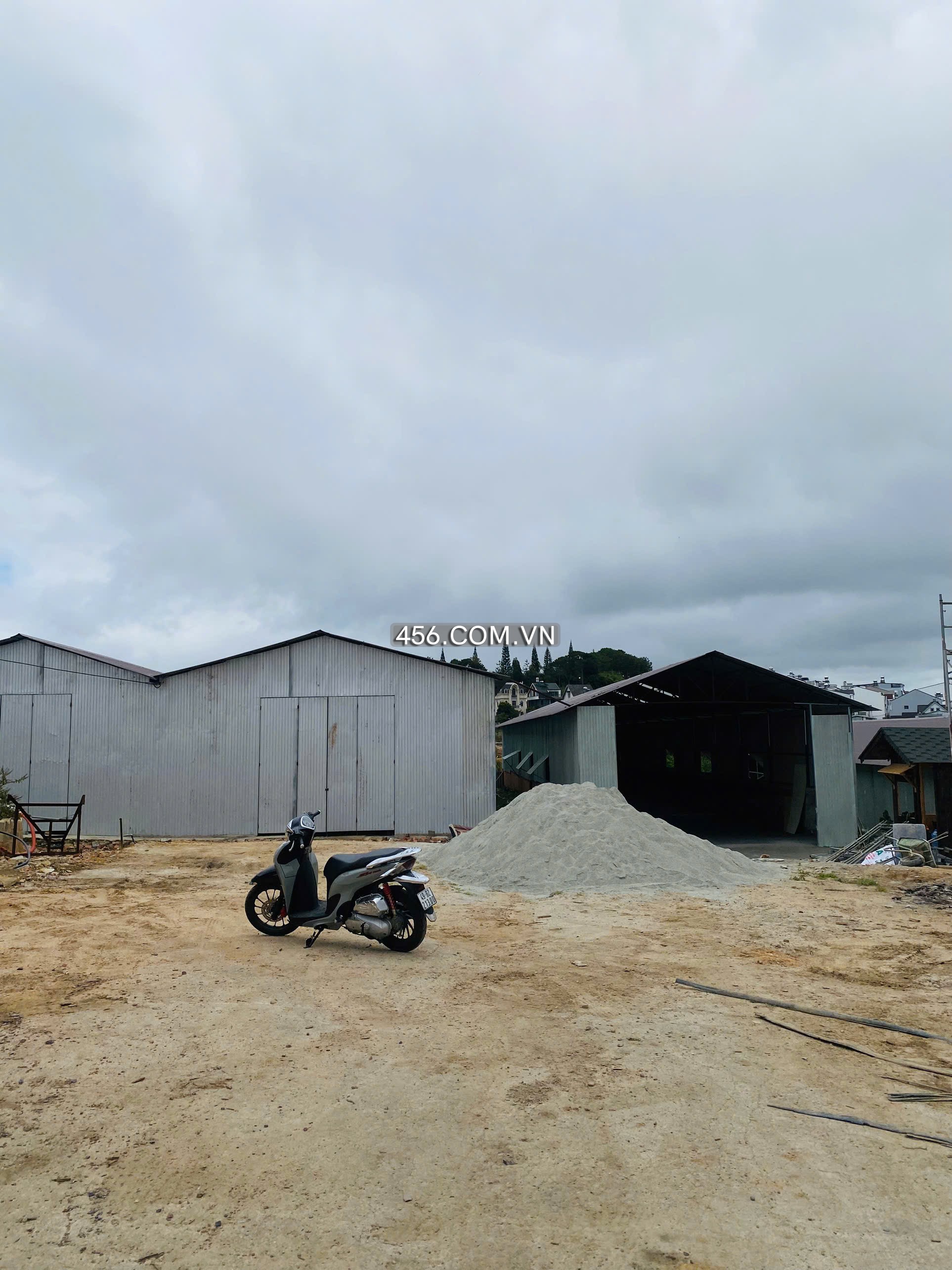 Cho thuê kho xưởng mặt tiền đường Vành Đai Đà...