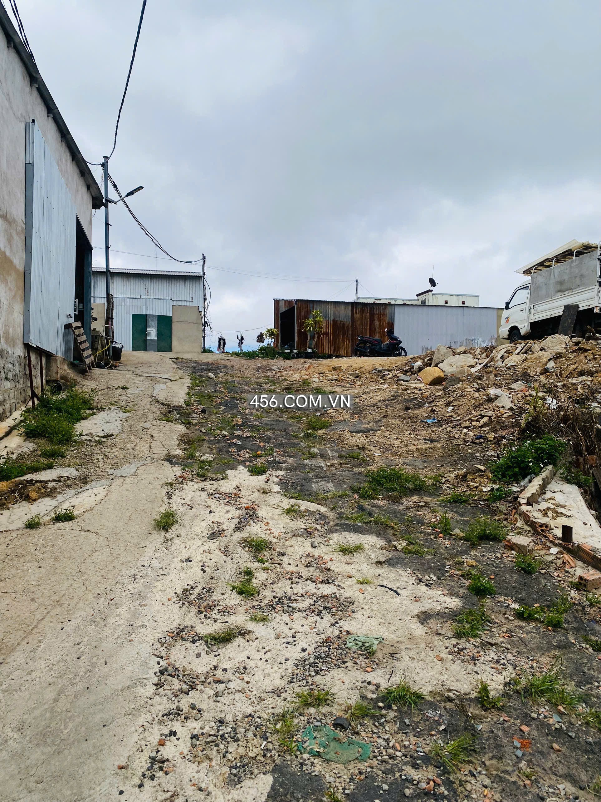 Hinh-Cho thuê kho xưởng mặt tiền đường Vành Đai Đà Lạt 400m2