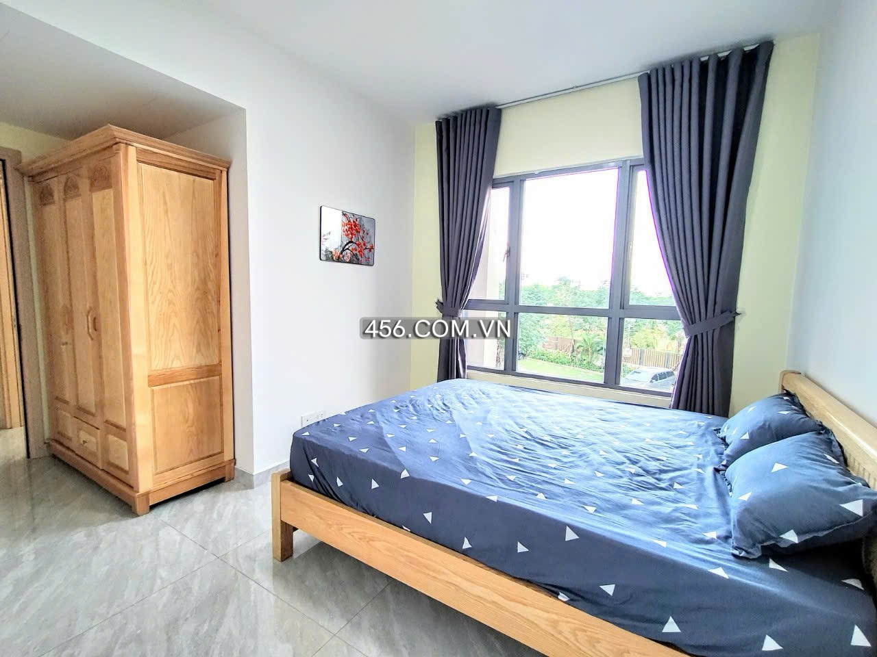 Hinh-Palm Heights apartment for rent: Spacious 3-bedroom apartment, 105m².