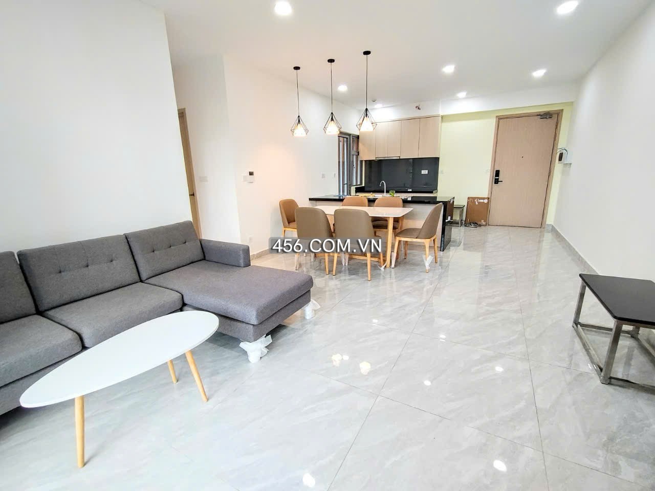 Hinh-Palm Heights apartment for rent: Spacious 3-bedroom apartment, 105m².