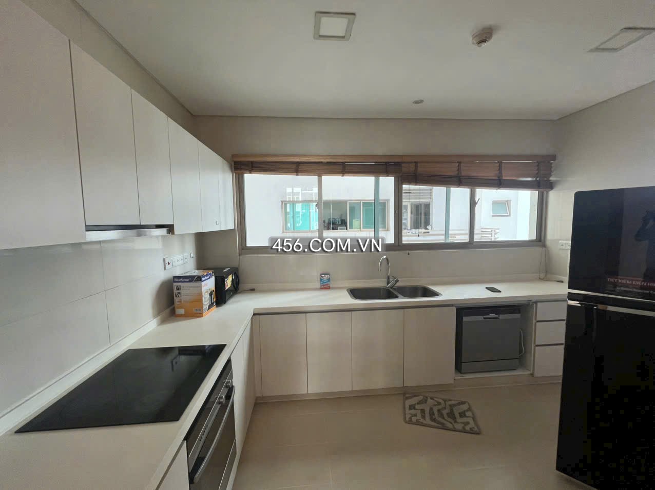 Hinh-Cho thuê căn hộ The Vista An Phú 3 phòng ngủ view hồ bơi lầu thấp