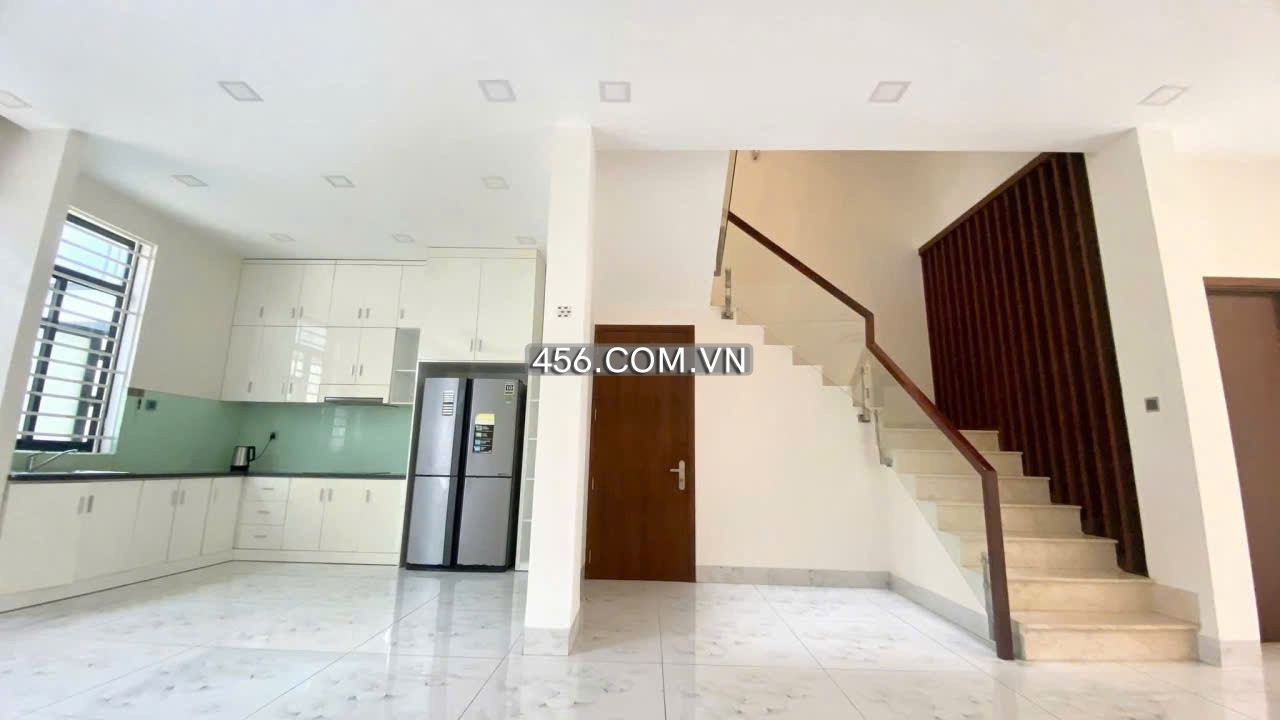 Hinh-Everich 3 Villas For Lease 8 BR Morden at Phu Thuan District 7
