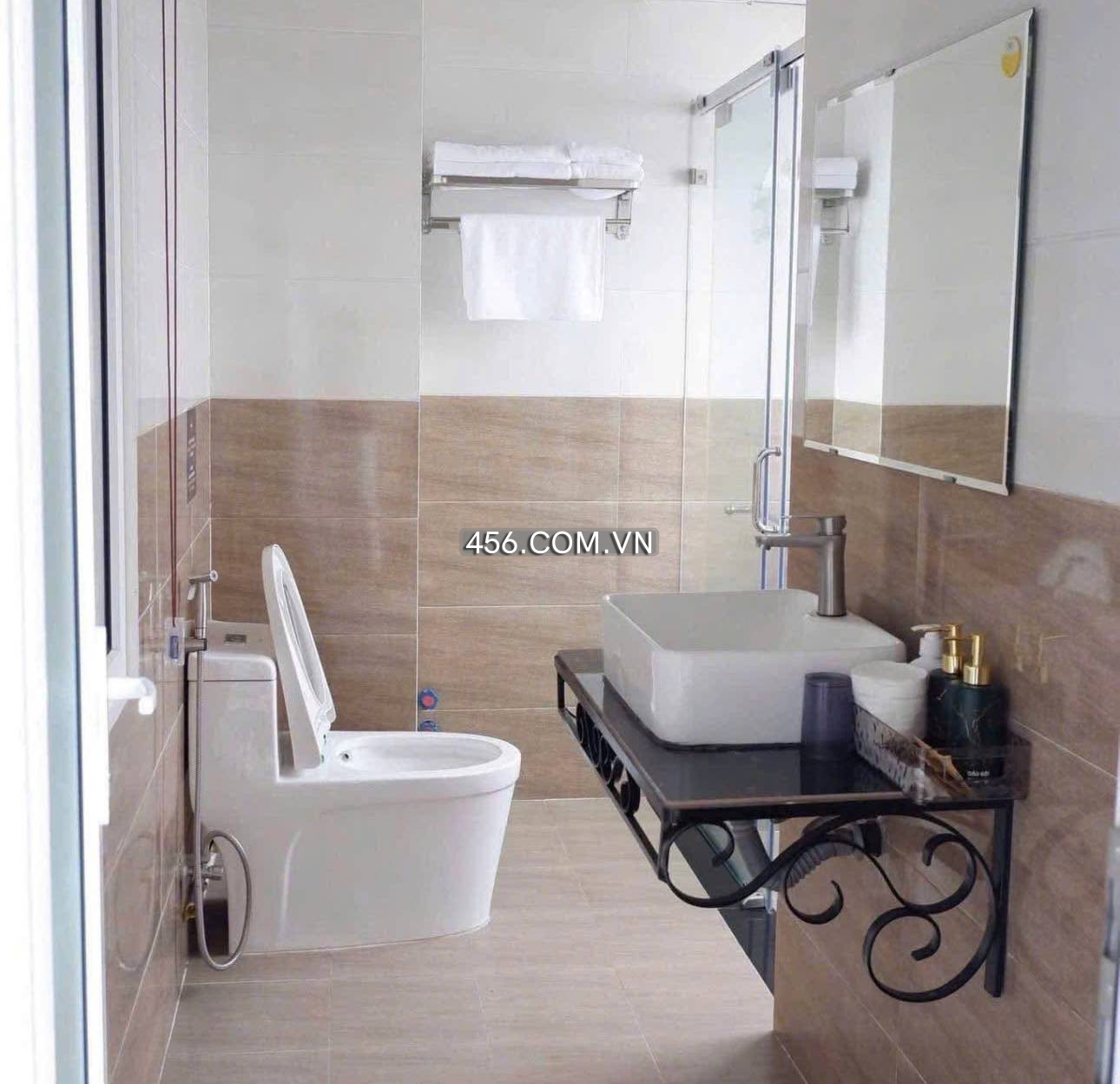 Hinh-Cho thuê mặt bằng khách sạn đường Nguyễn Công Trứ 18 phòng Đà Lạt